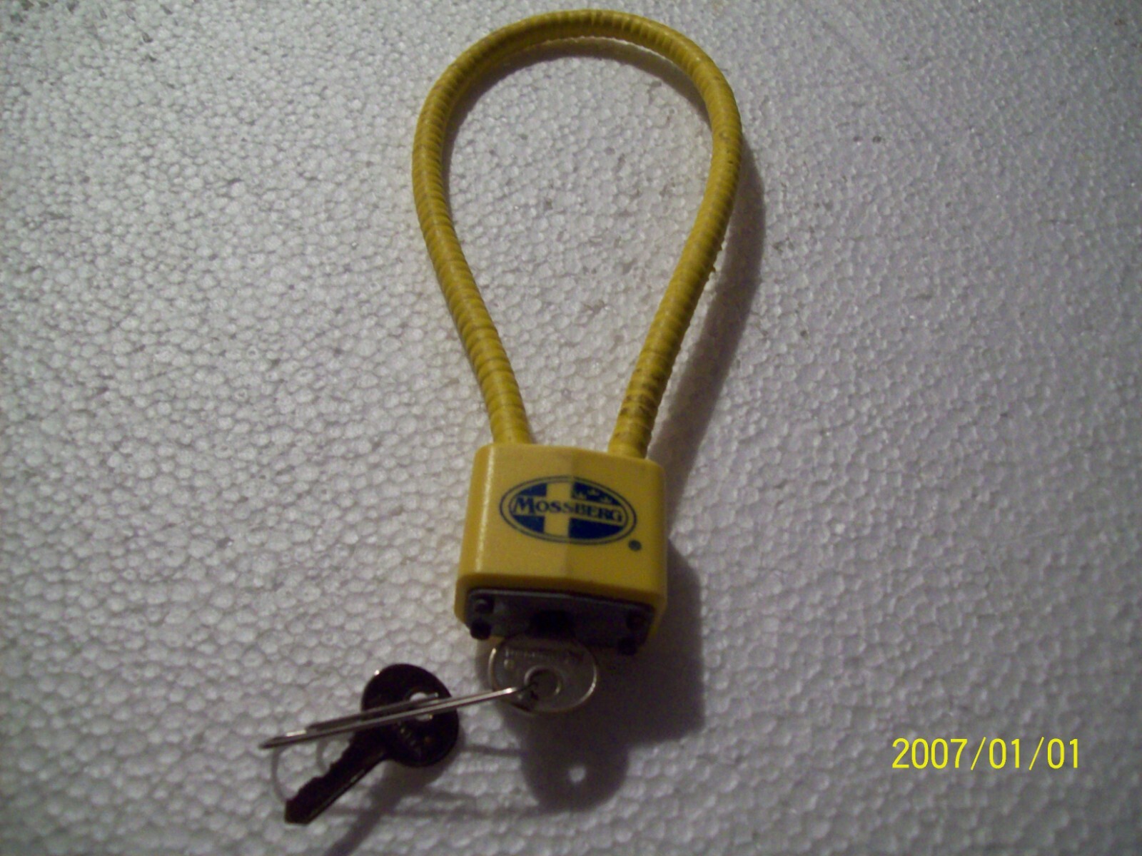 Mossberg SL14-4PTACA 04-02 Yellow Cable Gun Lock w/ Keys- FAST SHIPPING!!!