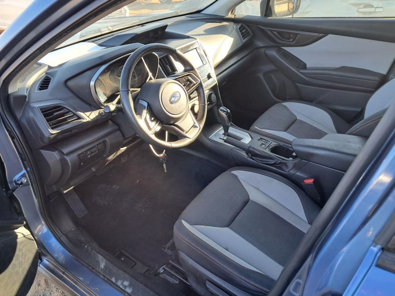 XV CROSST 2018 Glove Box 4856277