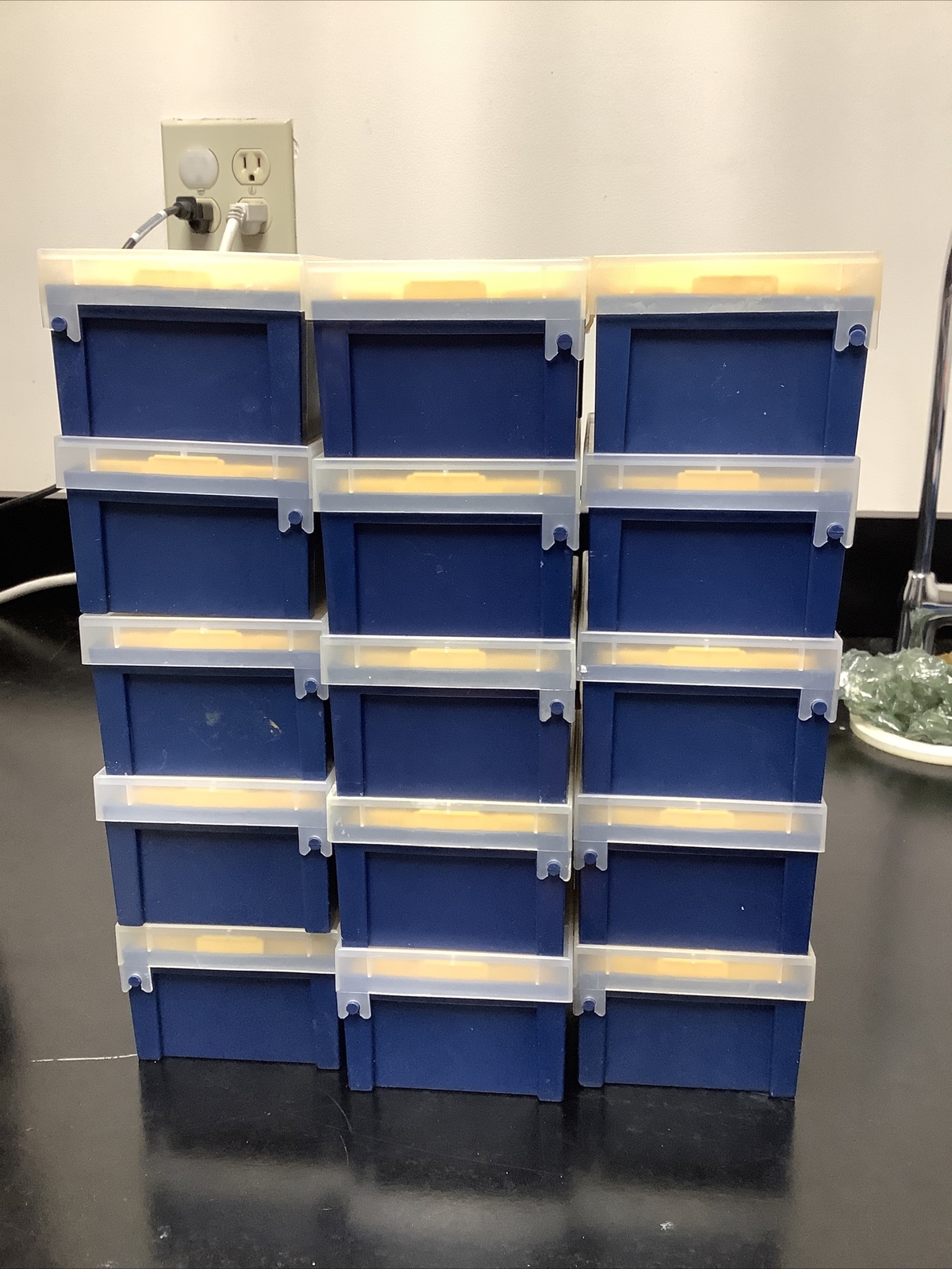 Lot Of 15 Tip One Pipette Tip Holders