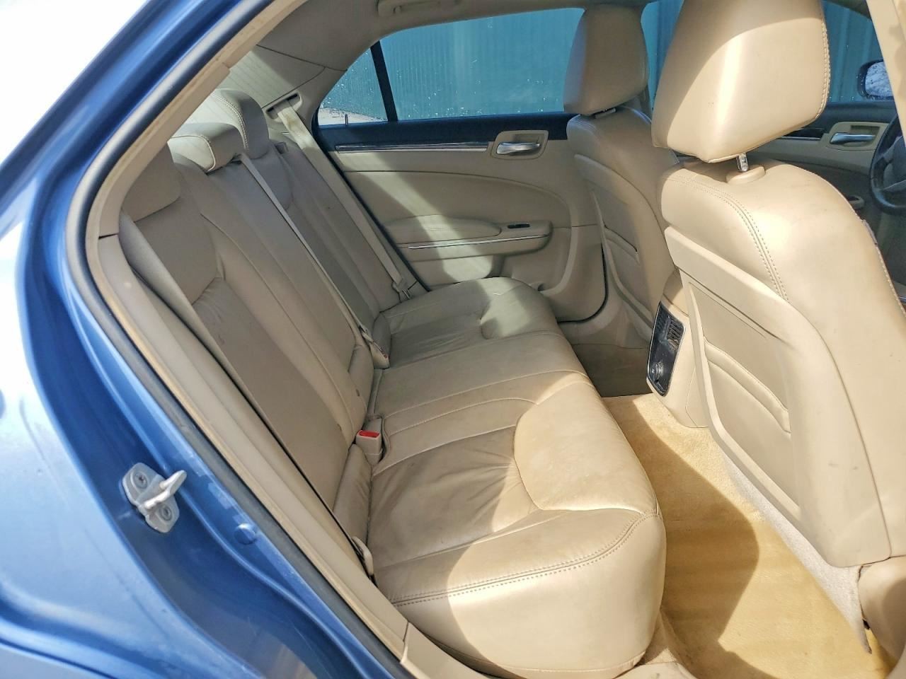 300 2011 Glove Box 4983856