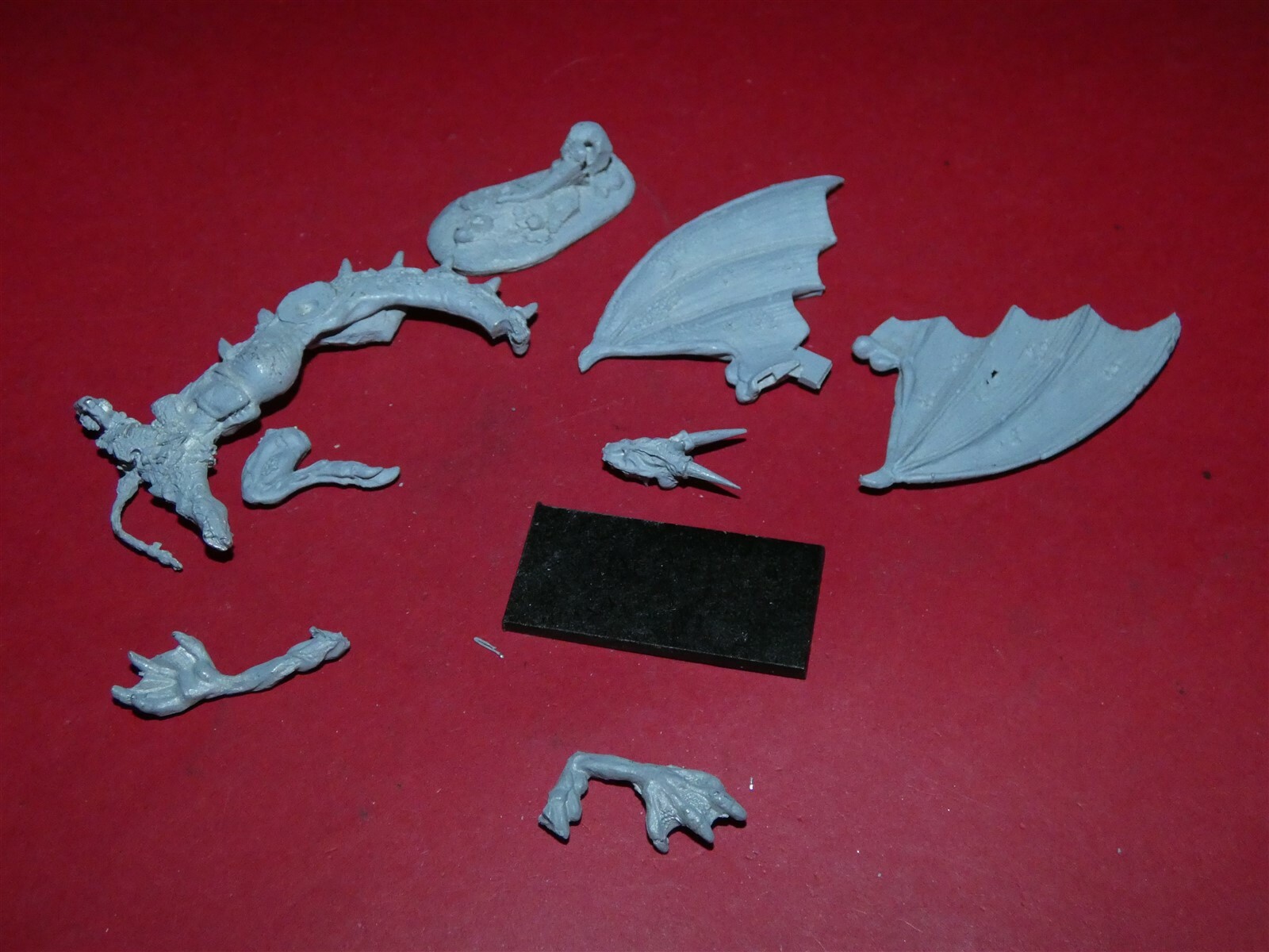 Warmaster: Chaos: Chaos Hero on Dragon a