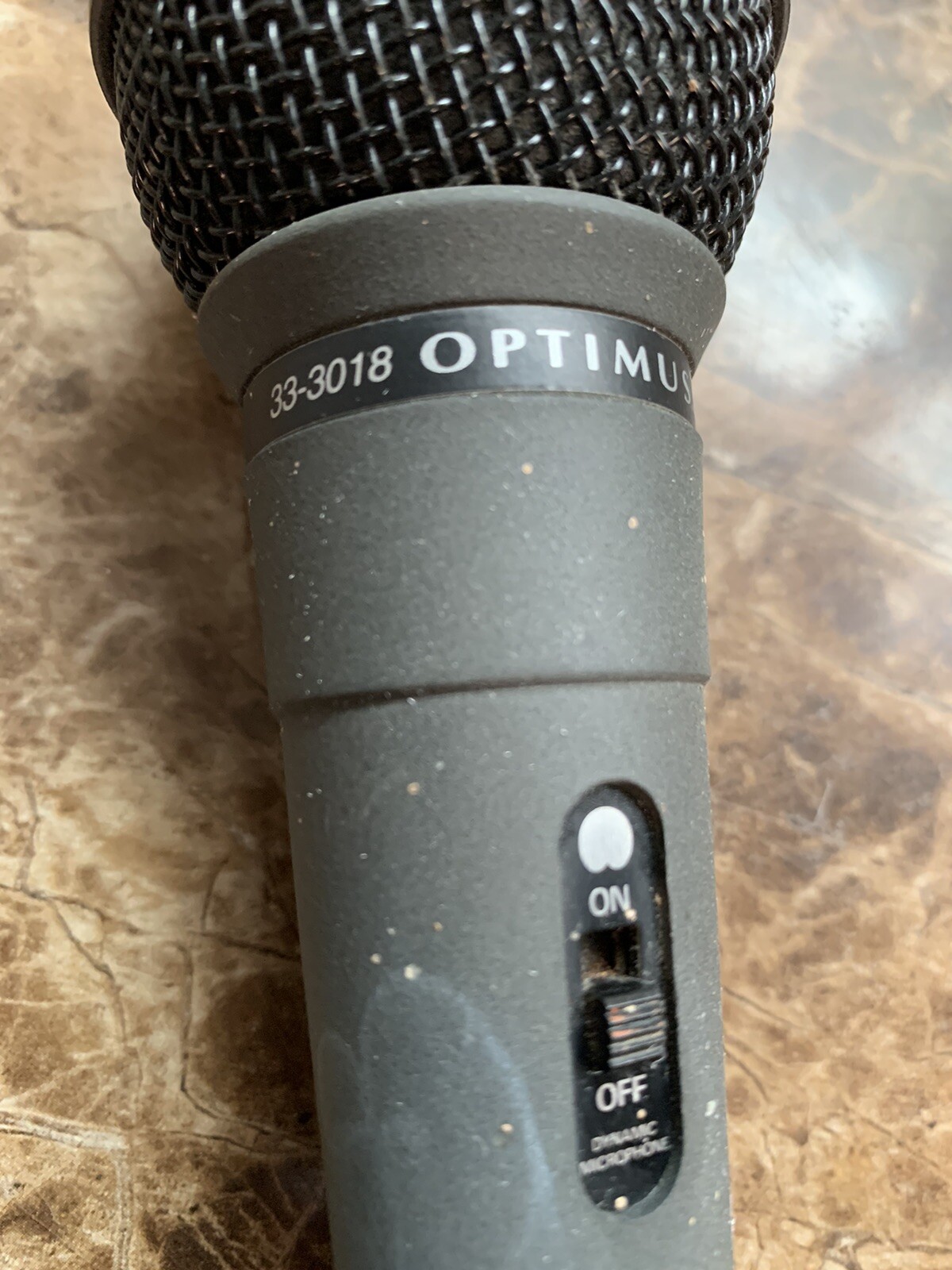 RadioShack Unidirectional Dynamic Microphone 33-3018 20.5' Cord Professional