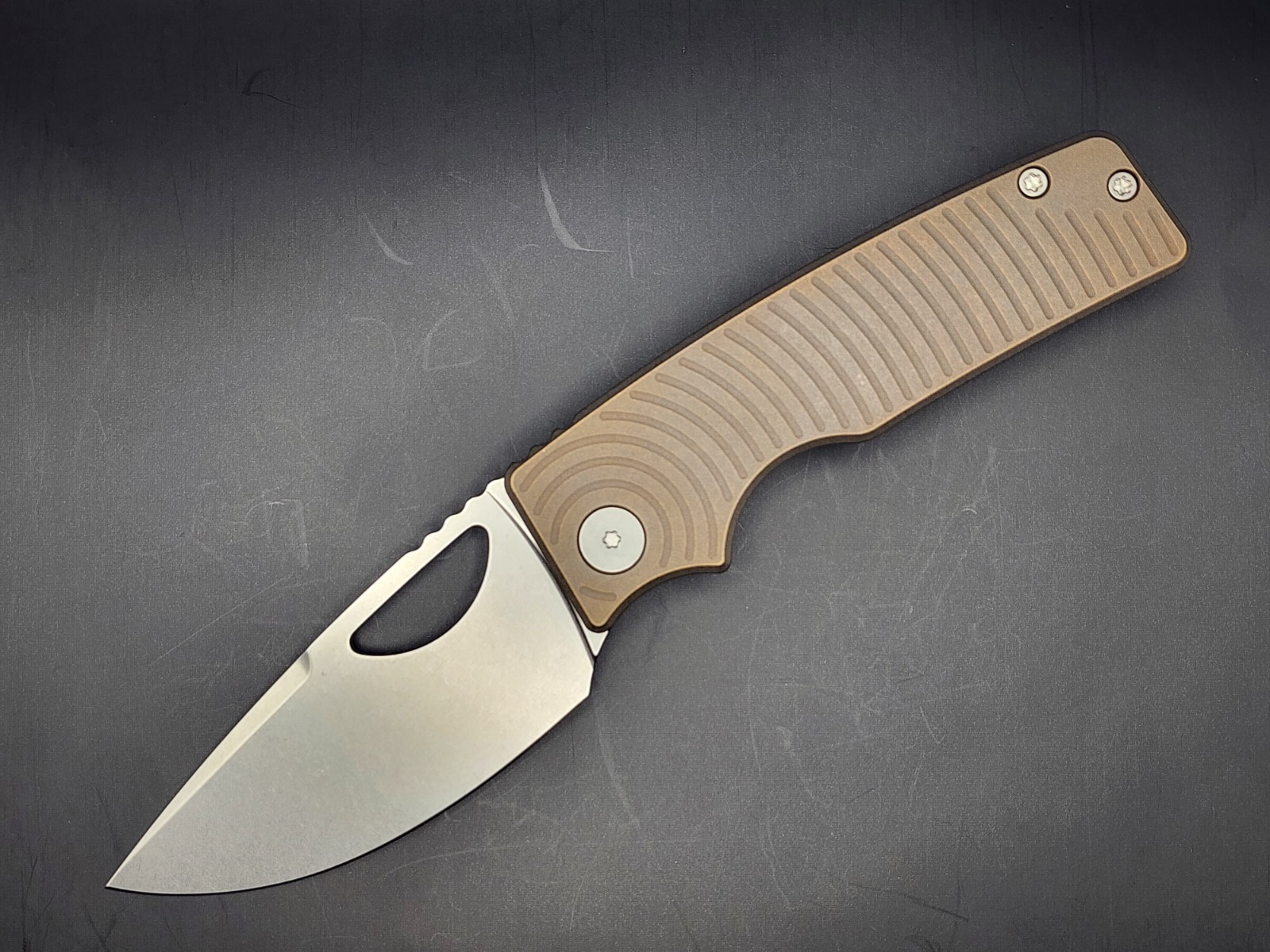 Oz Machine Company Roosevelt Bronze Radial Milled Scales S45VN Blade NEW!
