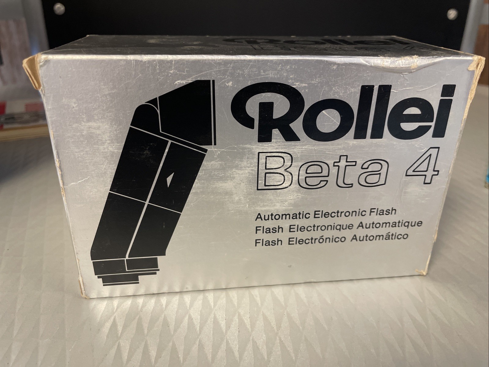 ROLLEI BETA 4 HOT SHOE AUTOMATIC ELECTRONIC FLASH New old Stock