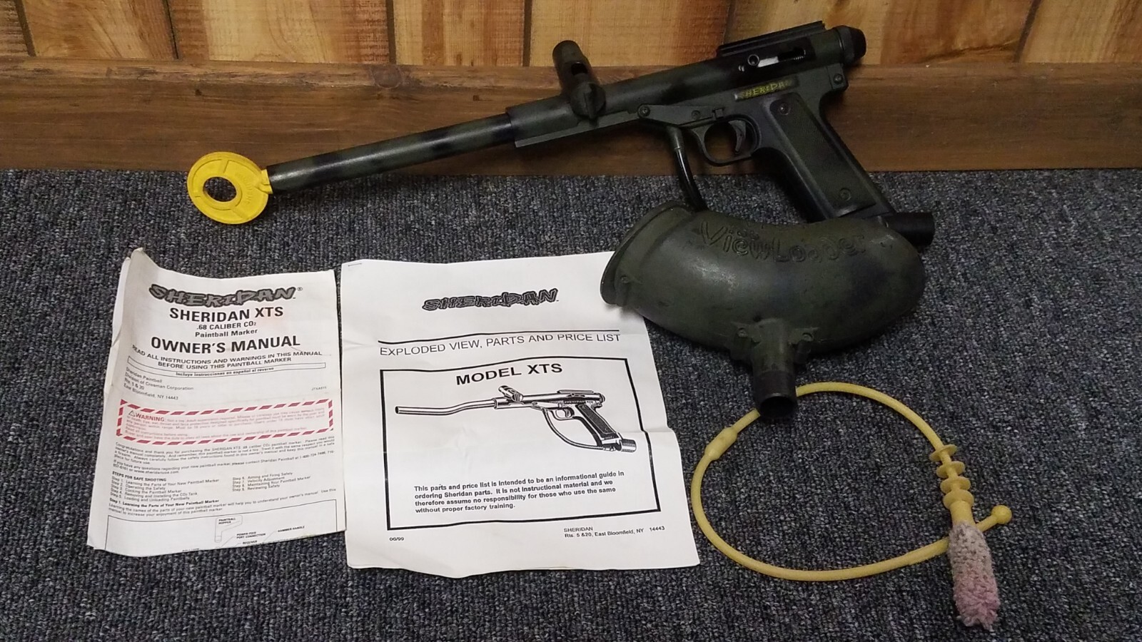 Sheridan XTS Paintball Gun (Includes: Manual, Hopper, Squeegee)