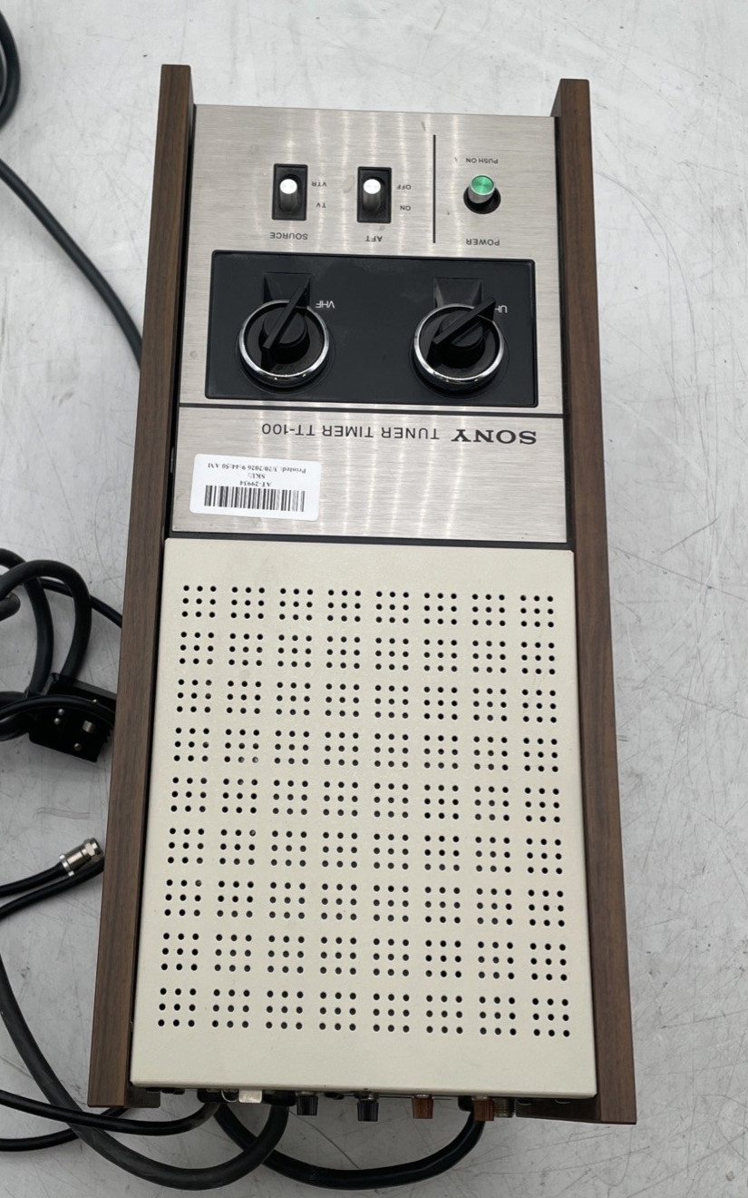 SONY TT-100 TUNER TIMER ORIGINAL powers on