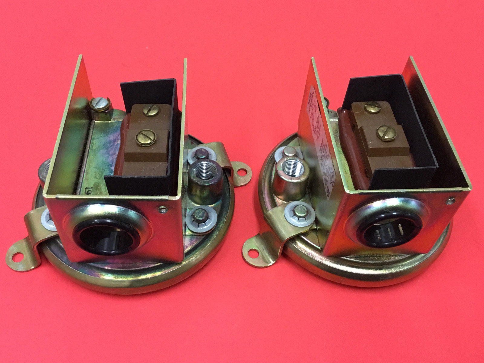 Dwyer - P/N: 1910-1 - Pressure Switch - LOT OF (2)