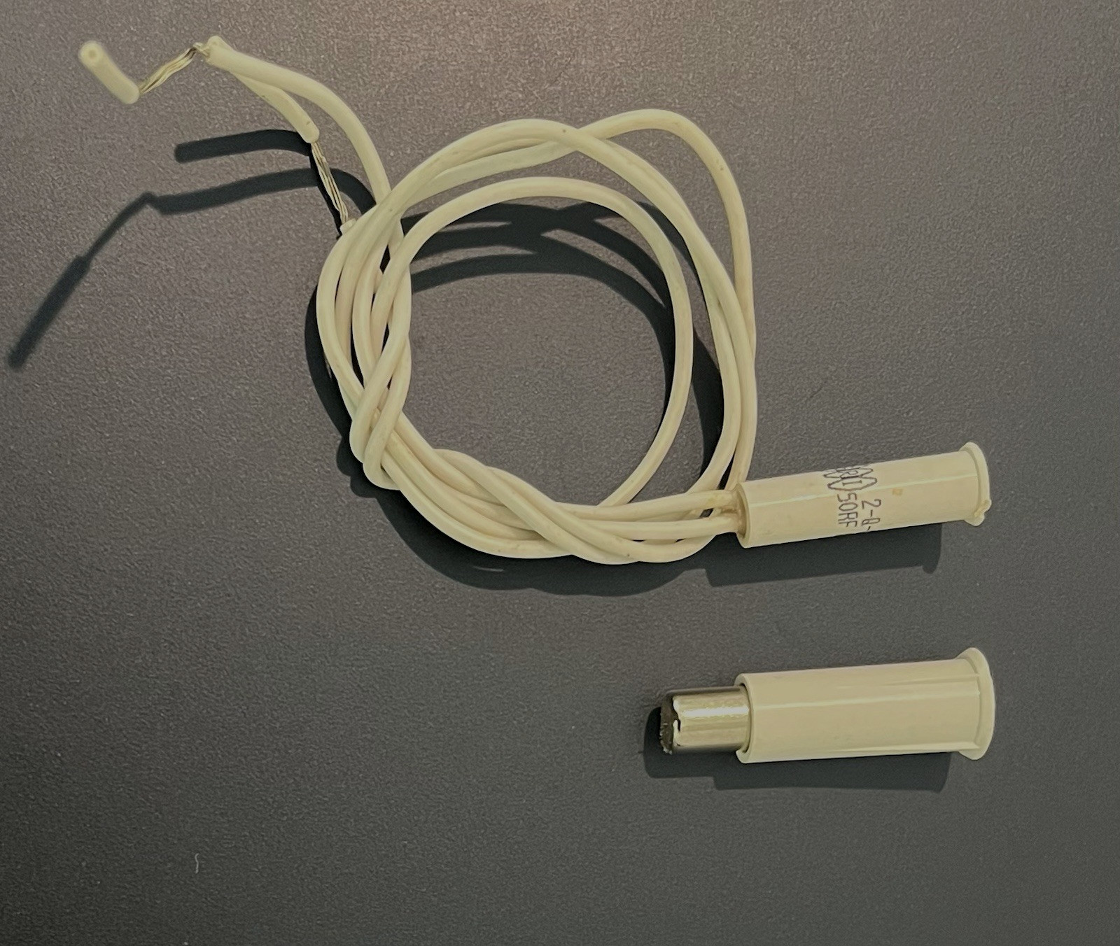 Recessed Magnetic Alarm Contact for tight space.  1/4 “ Press Fit RISK  50RF NO