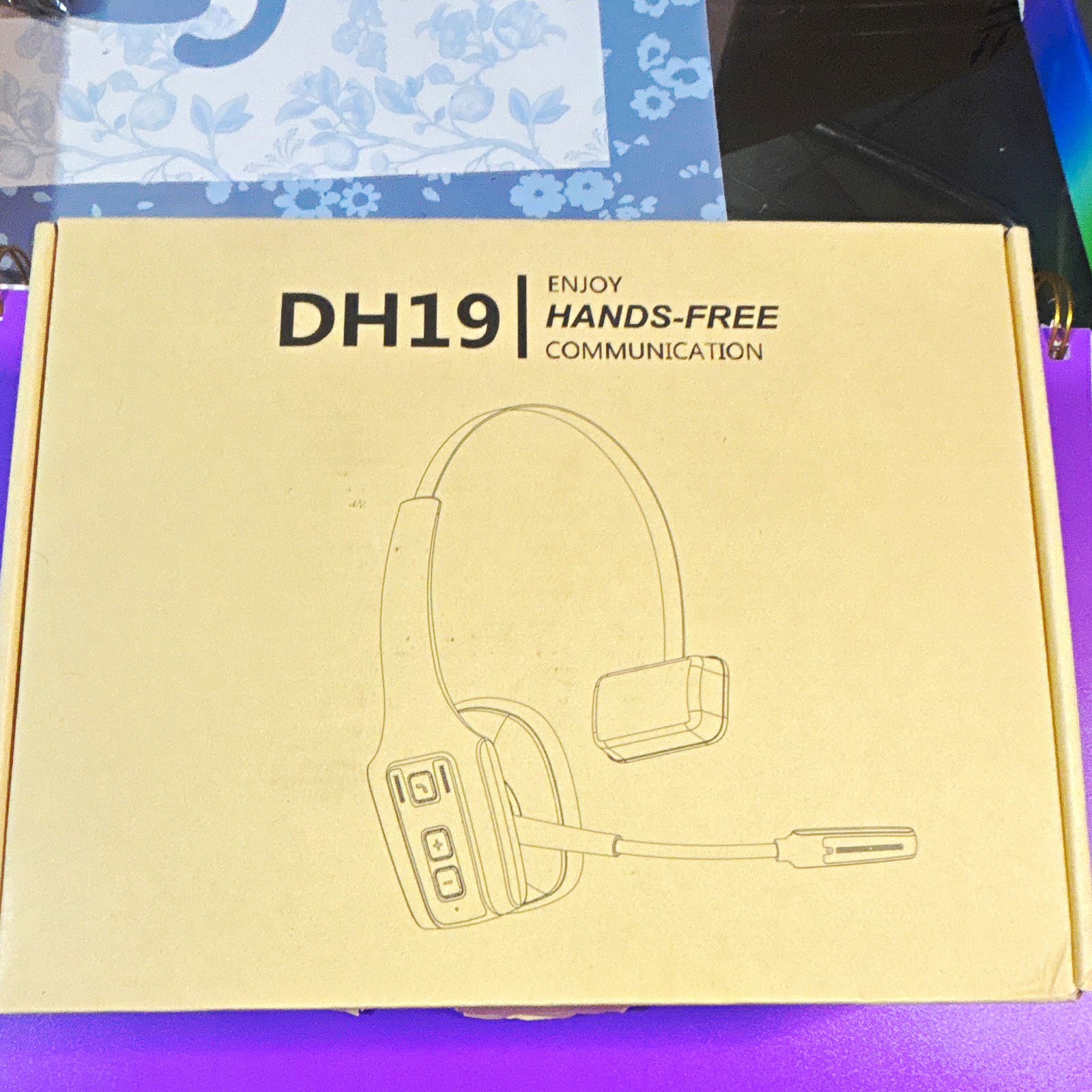 OTYHVV DH19 UHF RF Wireless Over-Ear USB Headset w/ Boom Mic, Black
