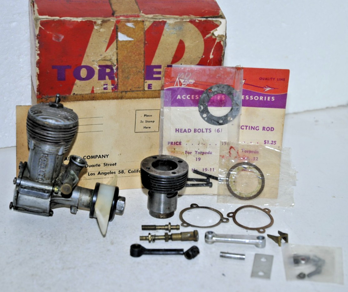 K&B Torpedo .29 model engine basket case, in beat-up box w/ parts