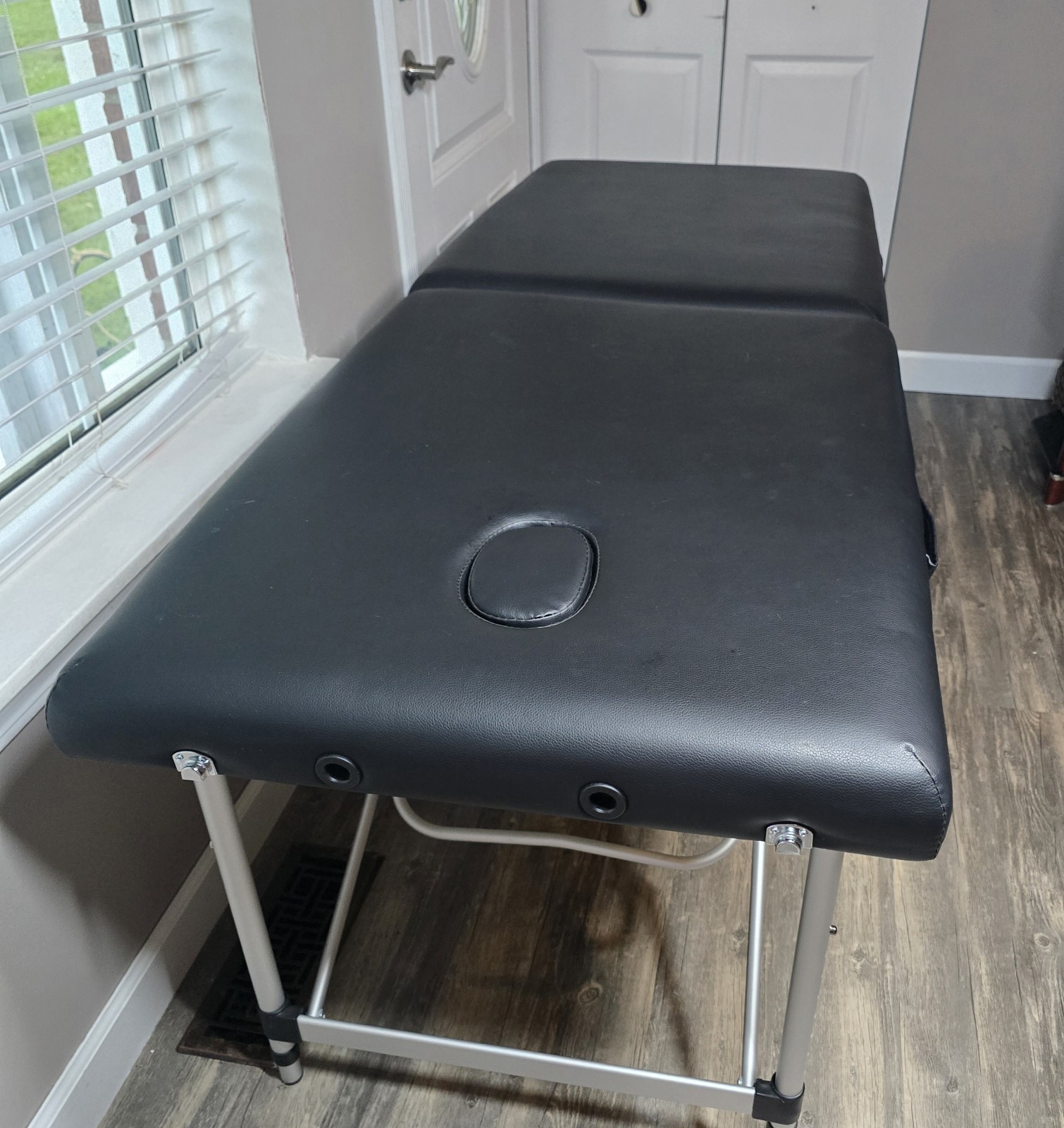 Lash/Spa Bed Setup Portable Massage Bed & Rolling Stool & Pillow LOCAL PICKUP KY