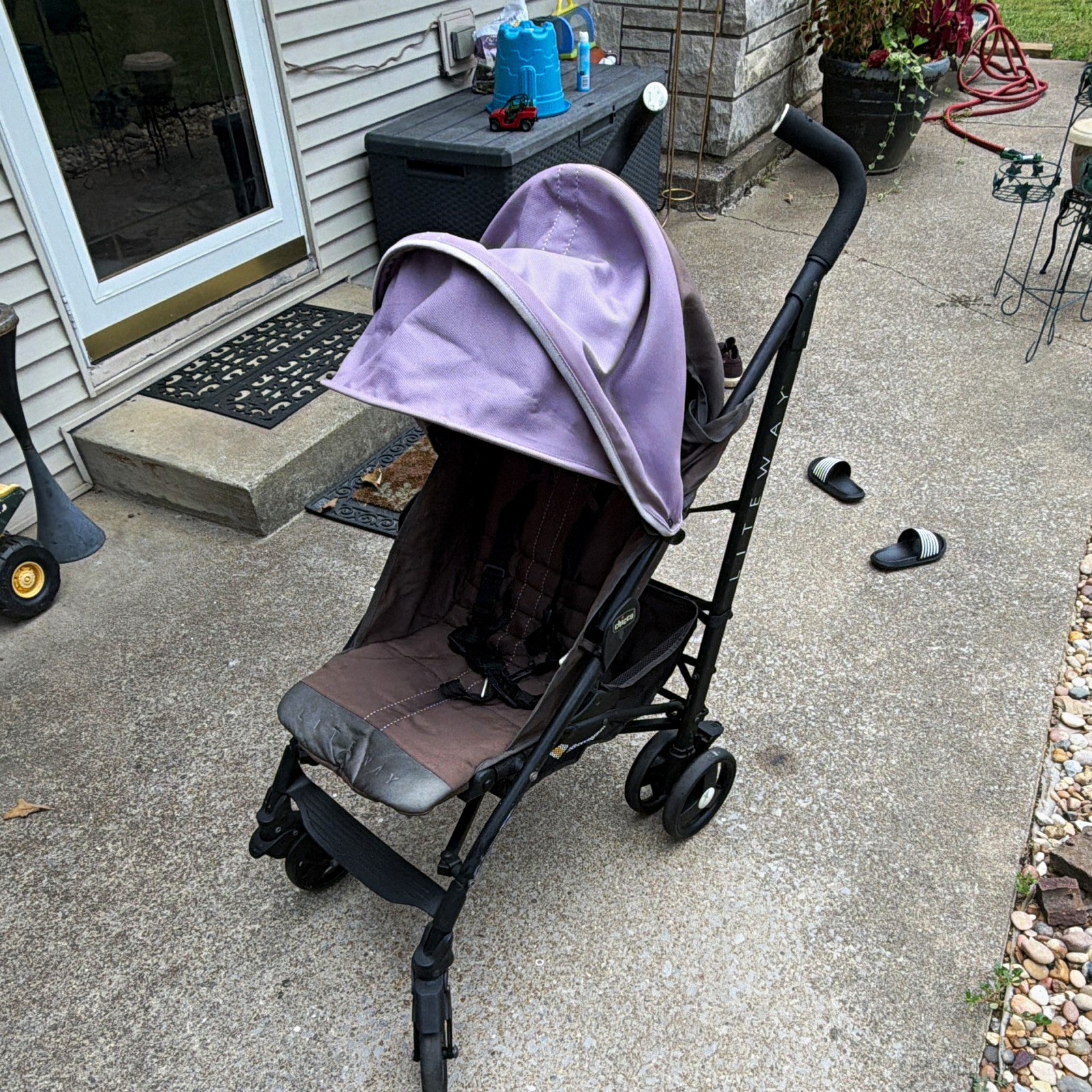 Chicco Umbrella Single Stroller Folding Canopy Cup Holder Purple/Brown