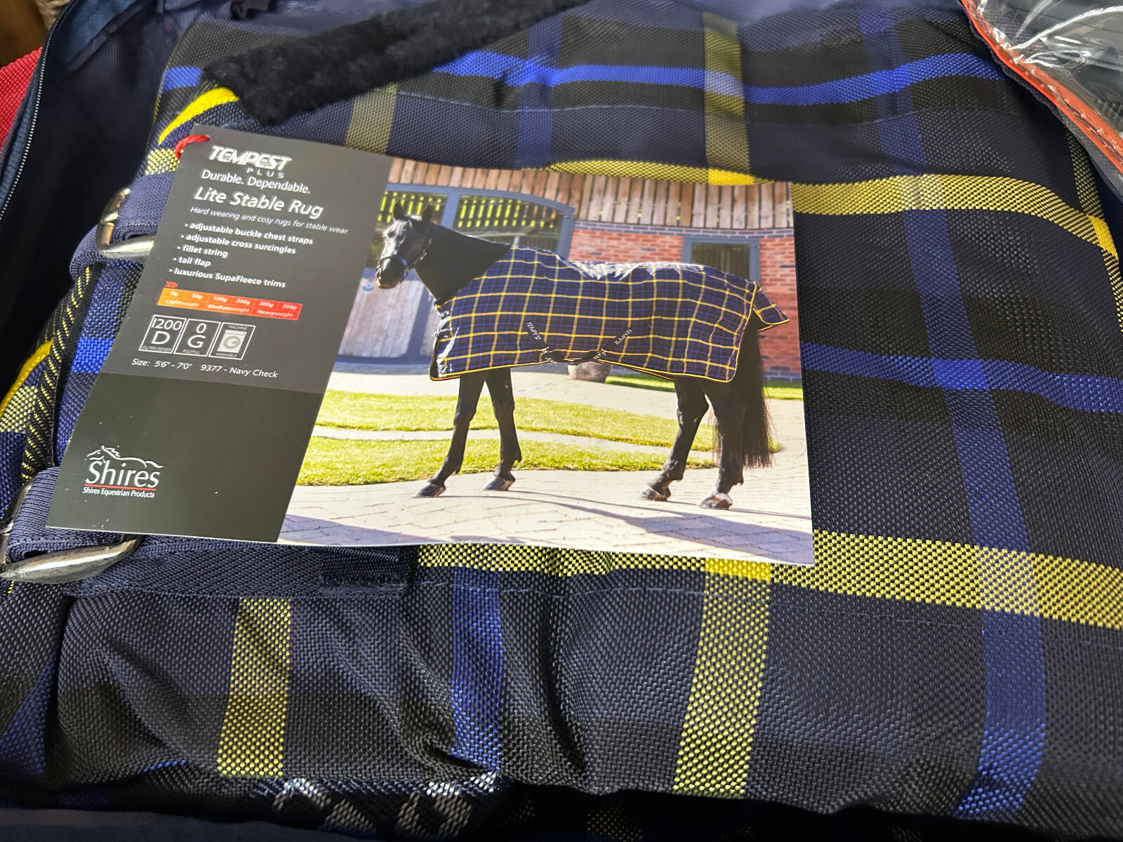 SHIRES EQUESTRIAN TEMPEST PLUS LITE STABLE RUG (SIZE 57")
