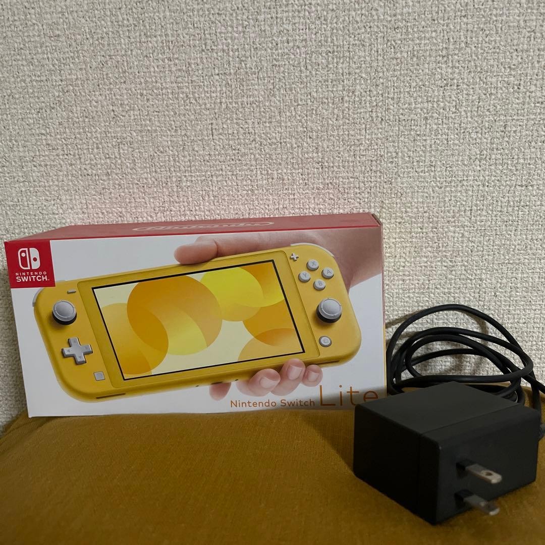 Nintendo Switch NINTENDO SWITCH LITE Yellow...