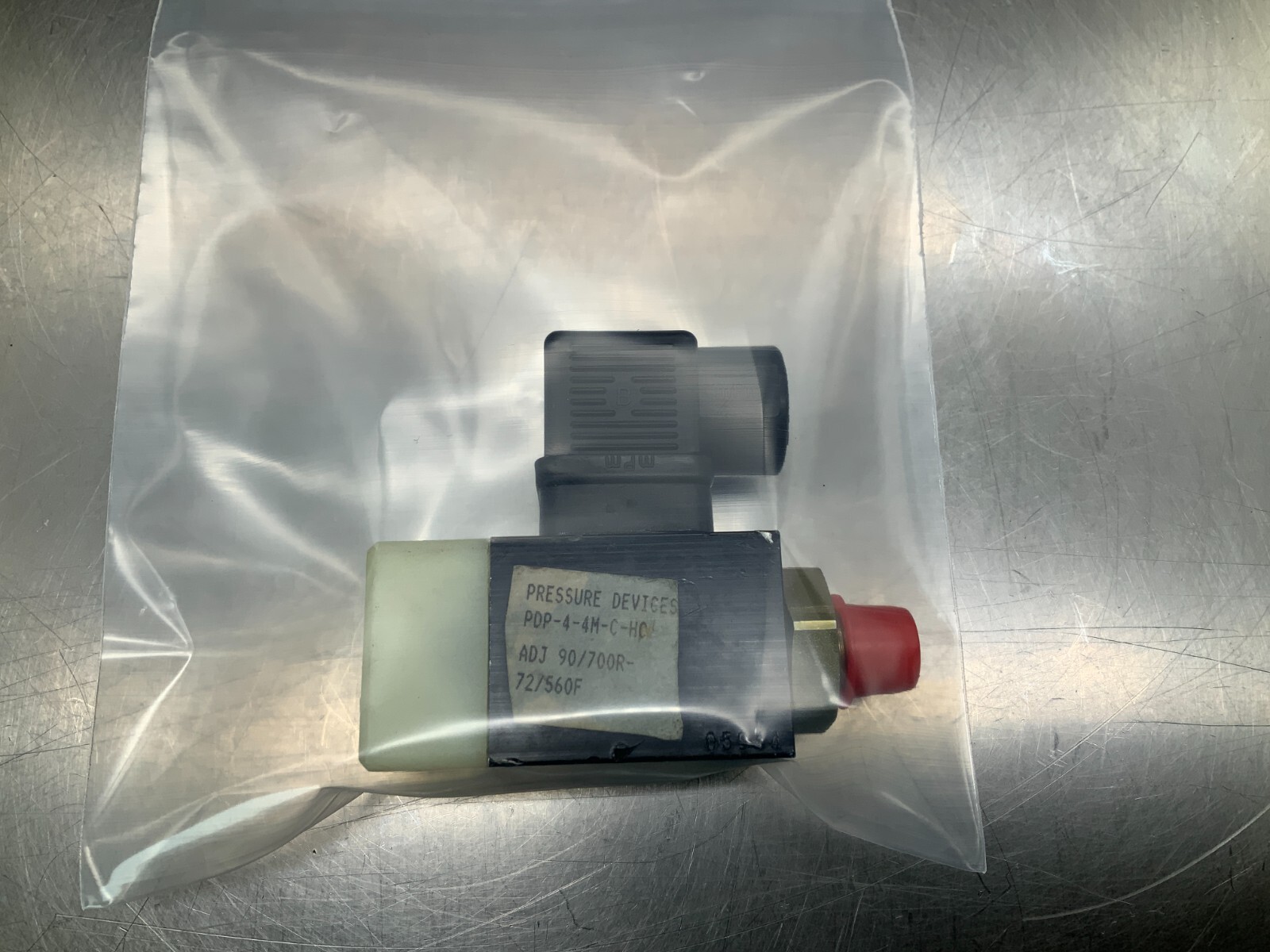 Pressure Devices PDP-4-4M-C-HC Pressure Switch