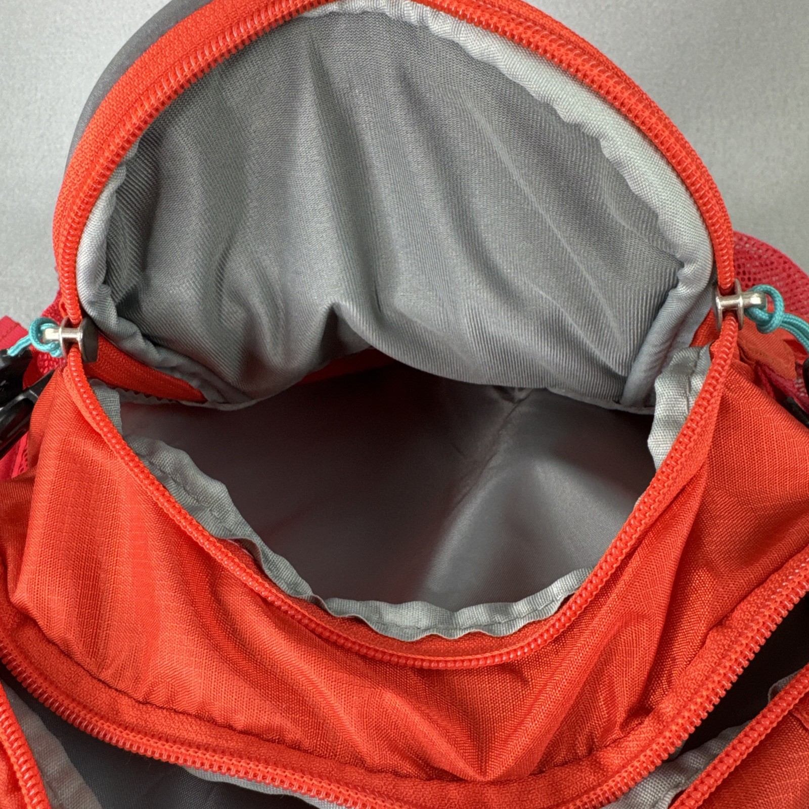 High Sierra Hiking Backpack Red Side Mesh Pockets Hydrahike H20 (no bladder)