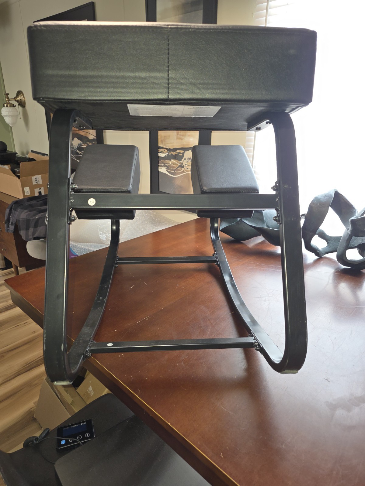 Sleekform Kneeling Chair, Ergonomic Office Chair, Black, Metal.