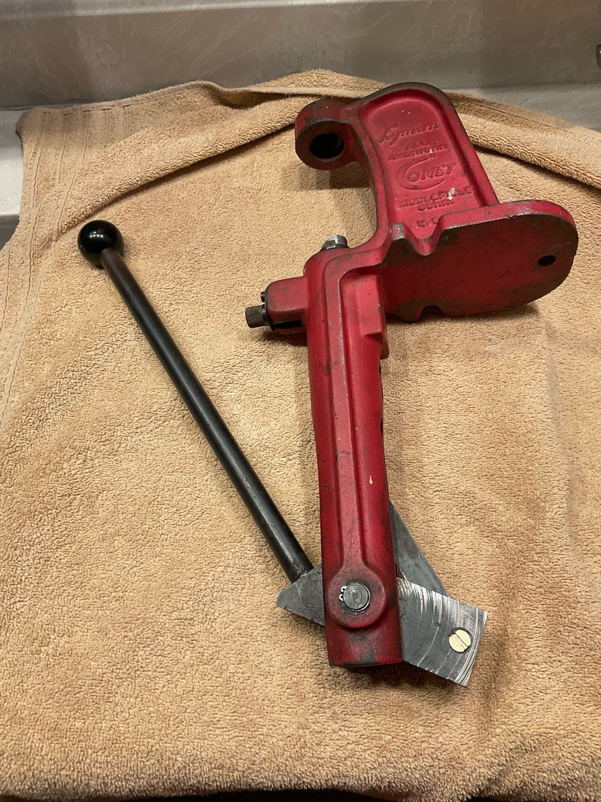 LYMAN All American Comet Single Stage Reloading Press In Working condition