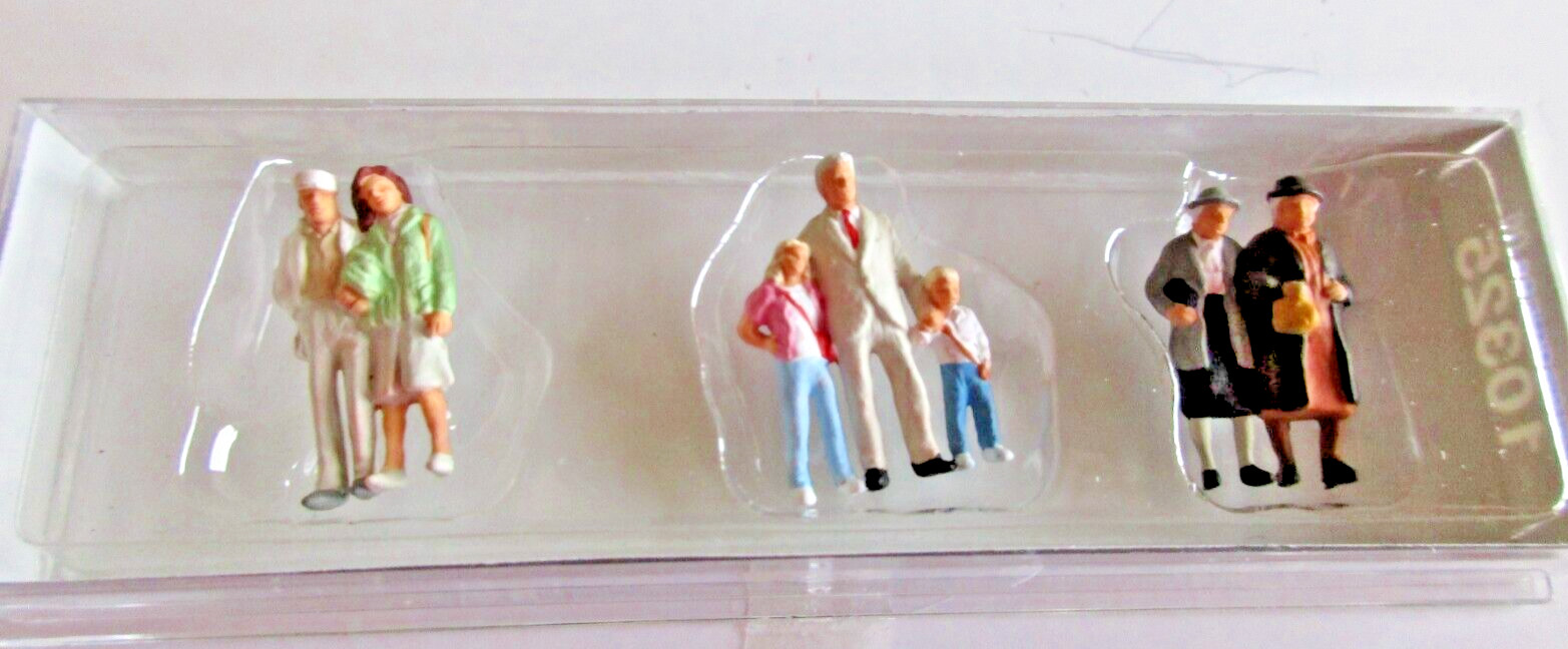 Preiser  HO - Family Shopping #10325 (NIB)