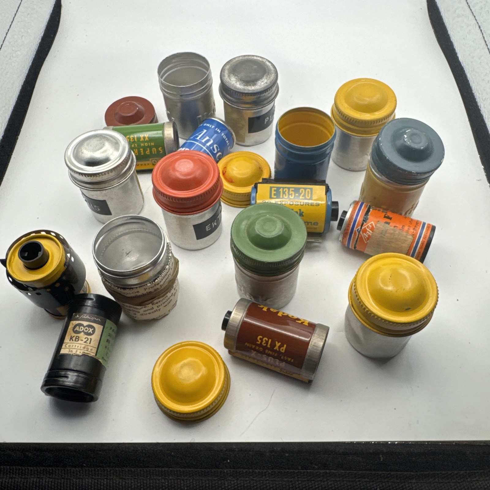 (10) Vintage Kodak Empty Film Canisters Metal Blue Yellow Green Silver Photo E