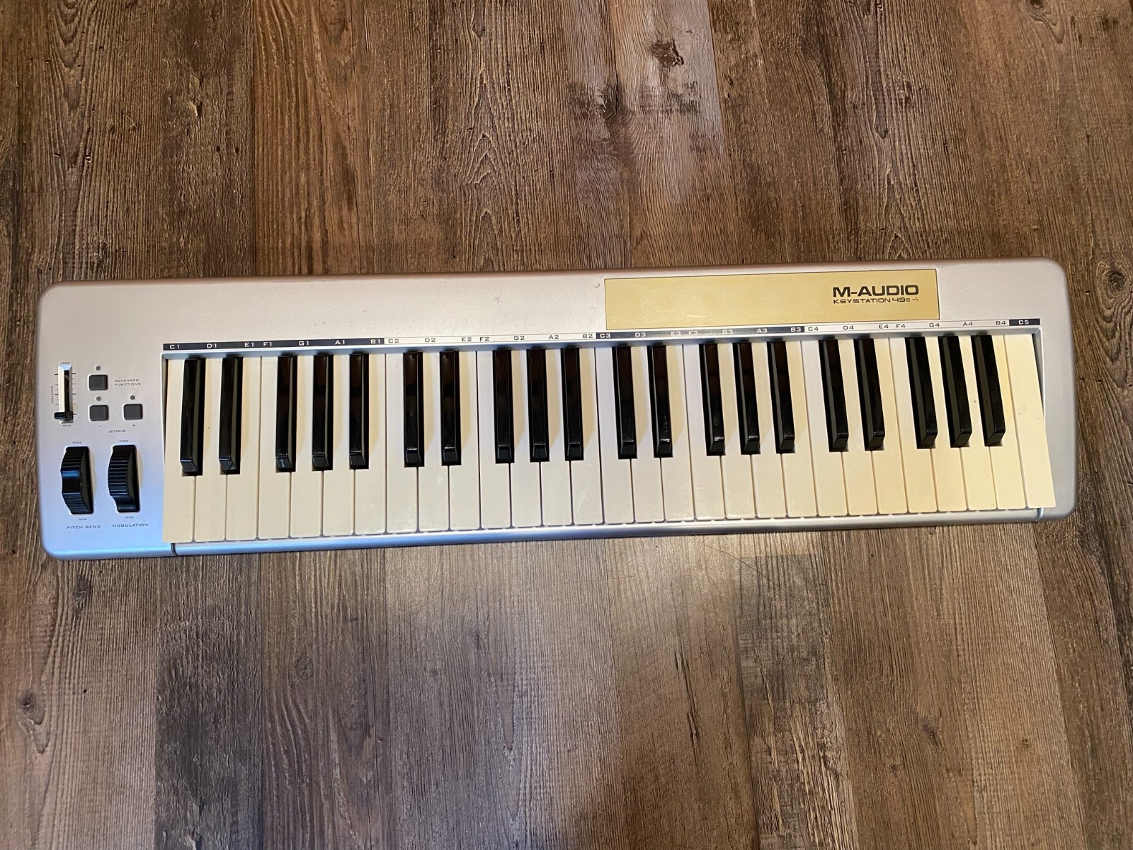 M-Audio KEYSTATION 49e  49-Key USB MIDI Controller Keyboard No Power Supply