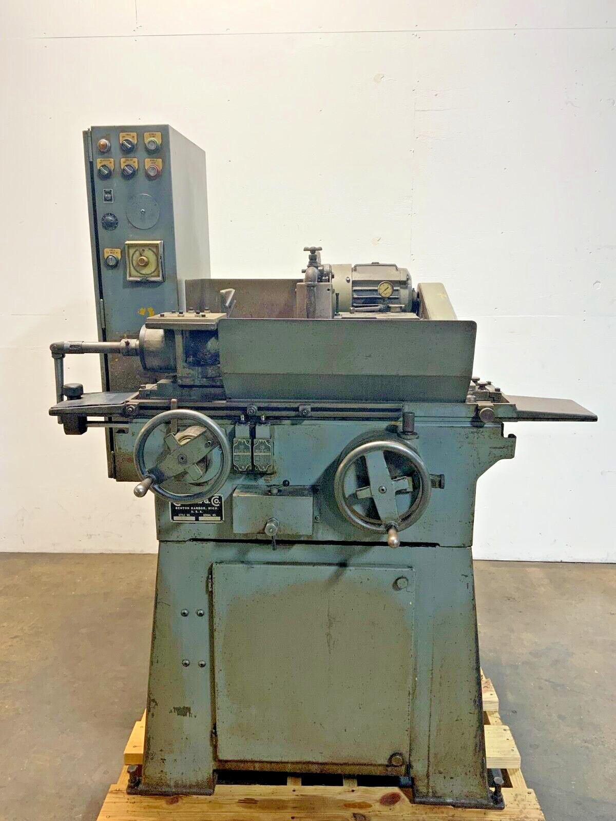 Covel MFG 512H Clausing Covel Cylindrical Grinder 5" Swing 12" Centers 5 X 12