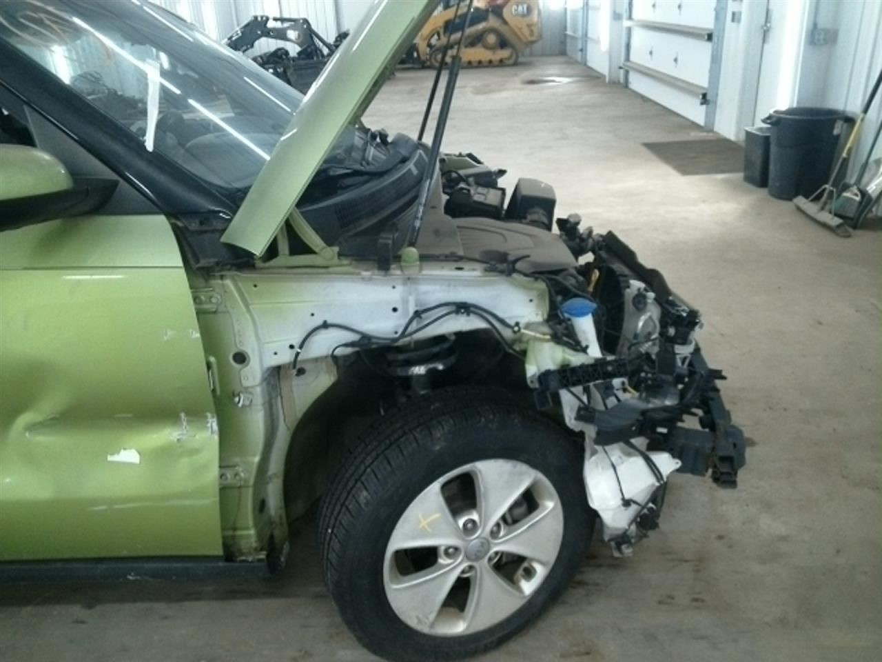 Driver Front Spindle/Knuckle Electric Model EV Fits 14-19 SOUL 104909331
