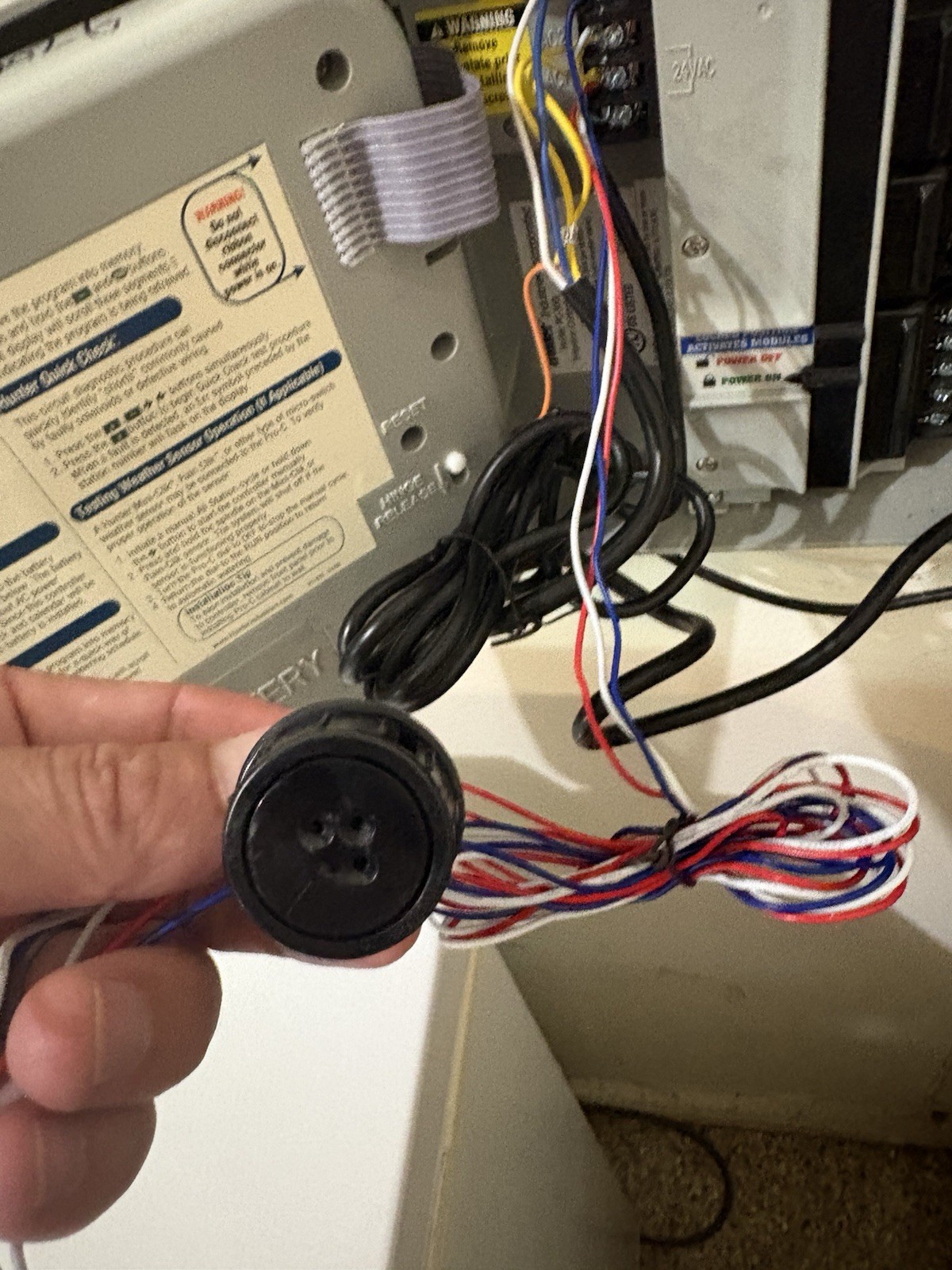 Hunter Pro-C Irrigation Sprinkler Controller PC-300i w/ WR-CLIK-R Sensor 9 Zone