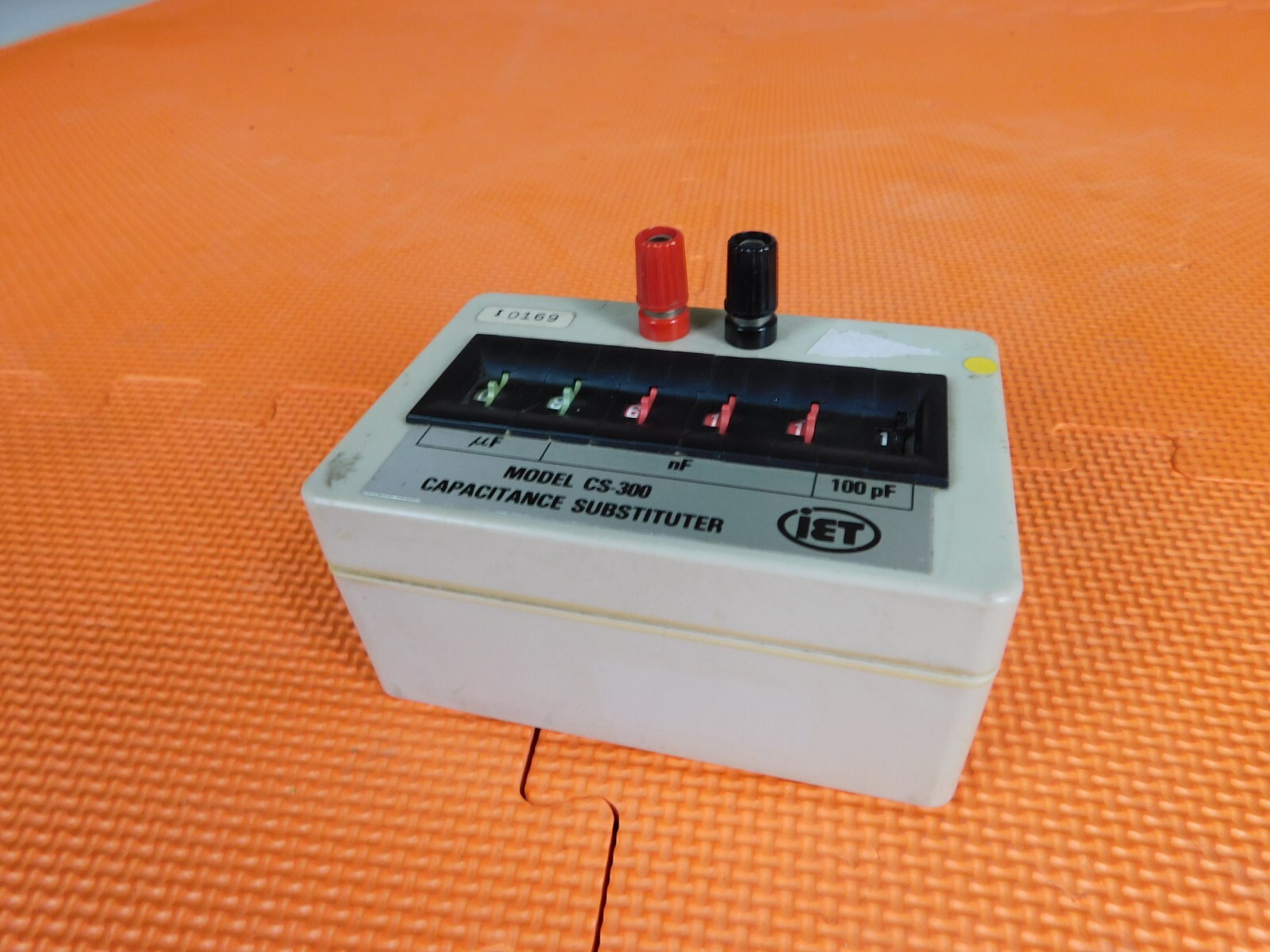 IET Labs CS-300 Capacitance Substituter