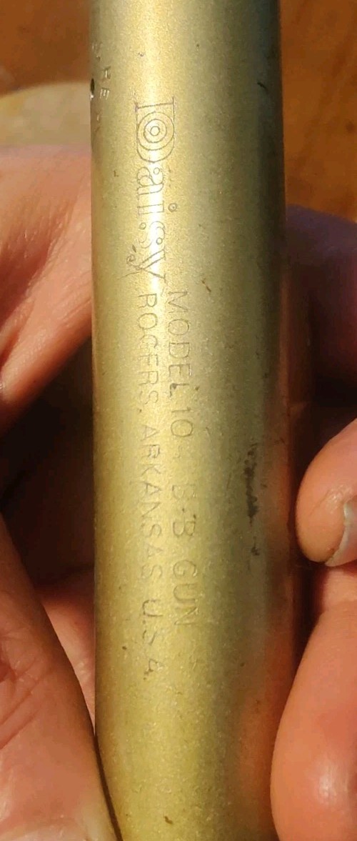 Vintage Daisy Model 104 Golden Eagle W/ two scopes