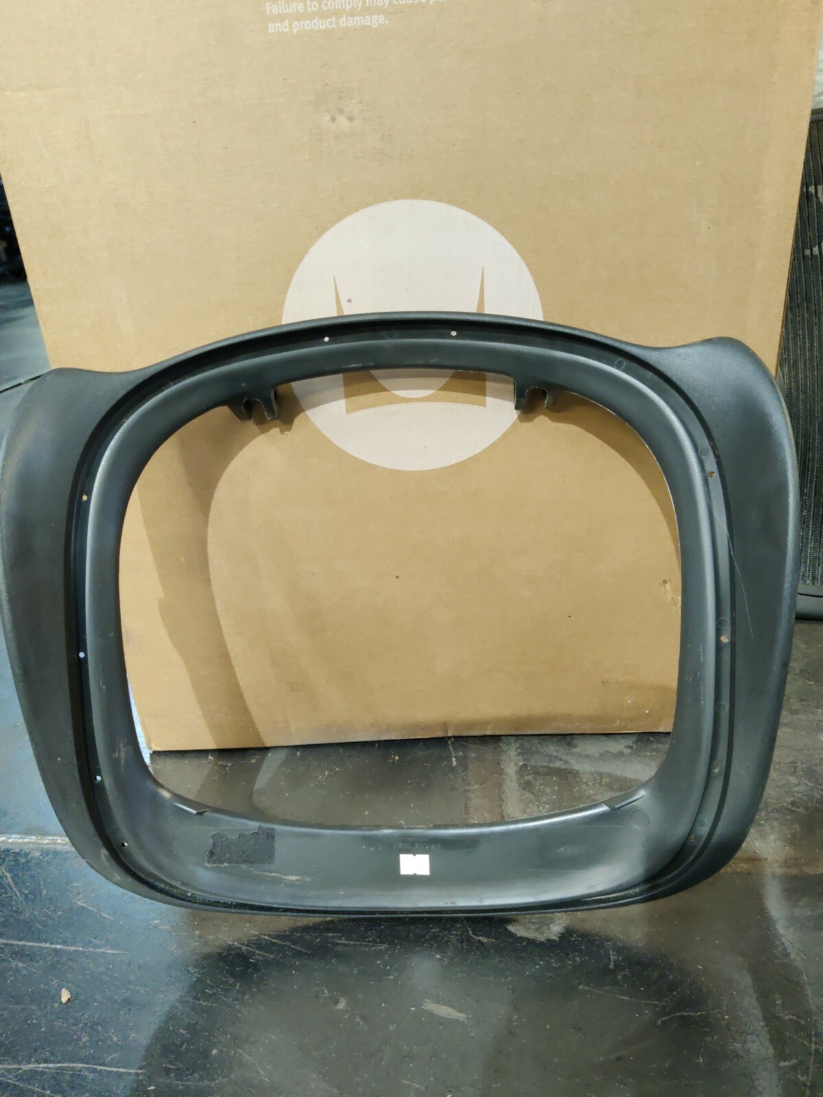 Herman Miller Aeron Seat Frame Pan   Size B Medium with crack Graphite color