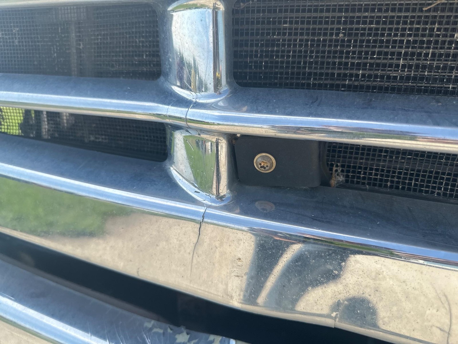 2008-2019 Freightliner CASCADIA Grille - Used