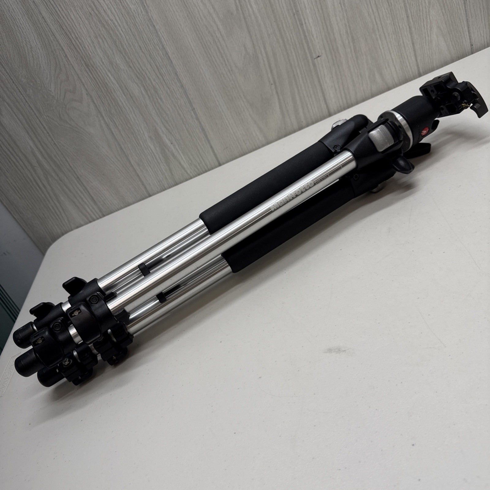 Manfrotto 190CL Tripod with Compact Ball Head 486RC2