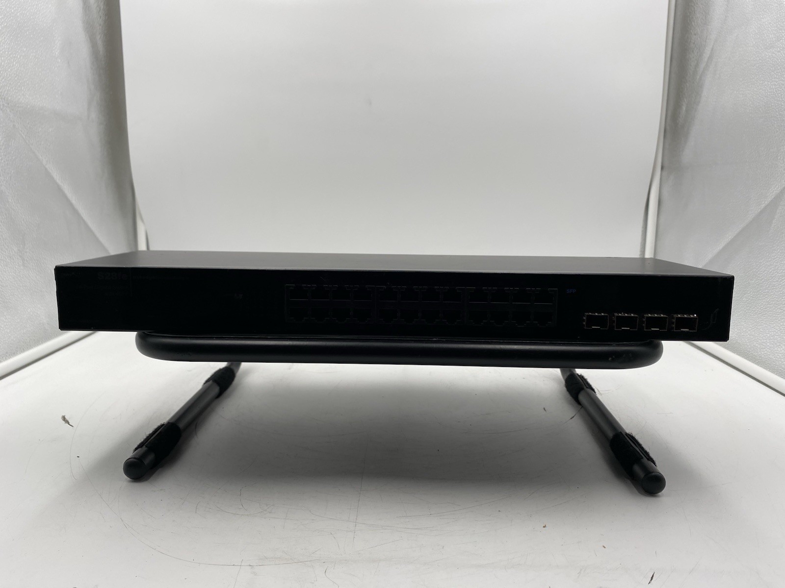 Pakedge S28fe 24 Port Unmanaged Switch with 4 SFP Ports