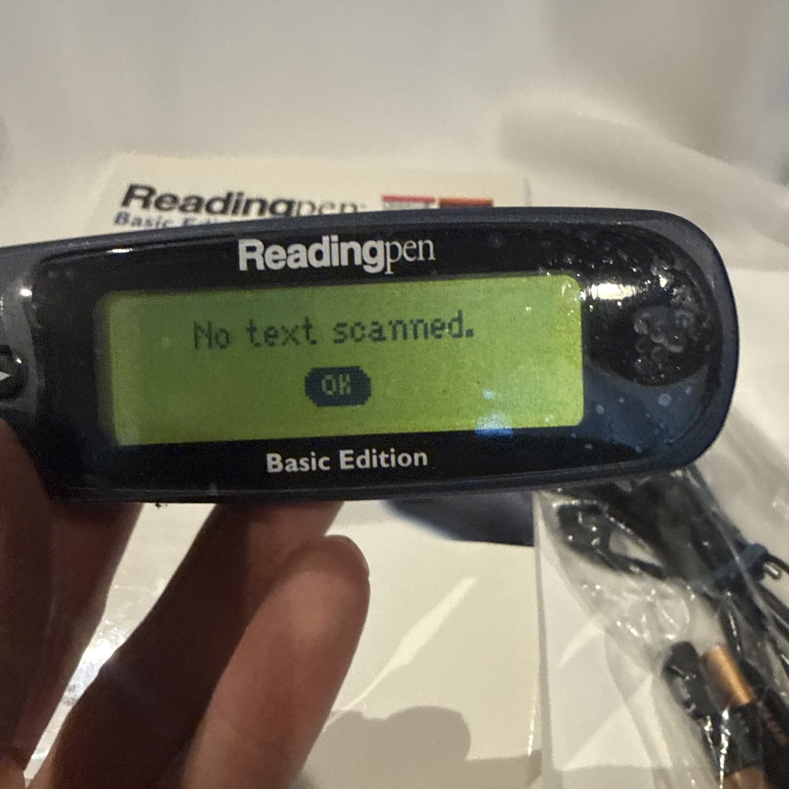 WIZCOM Technologies Basic Edition Reading Pen with case