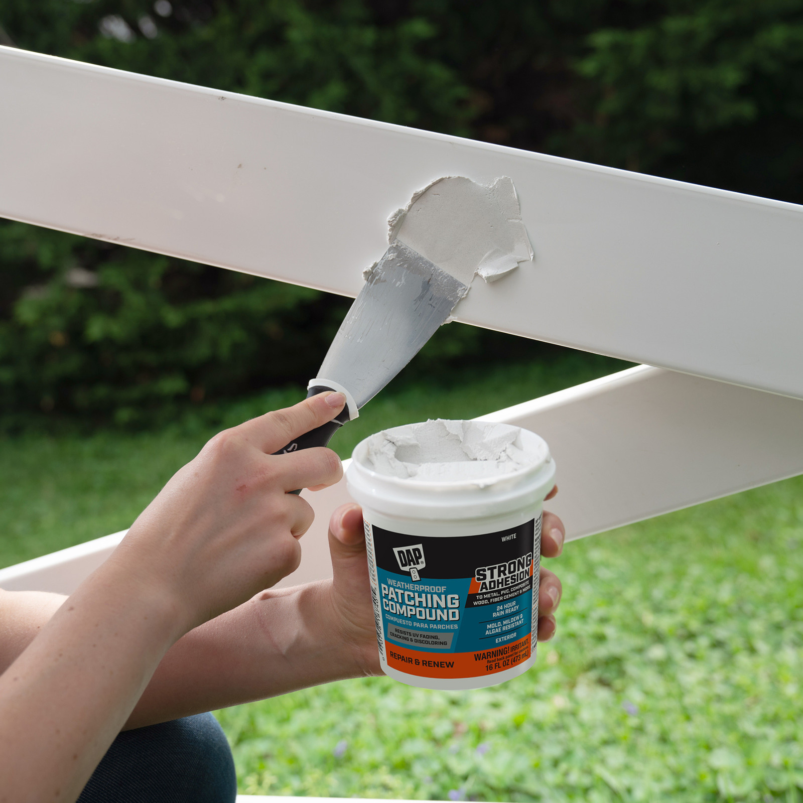 DAP Weatherproof Patching Compound: 32 fl. oz. (White)