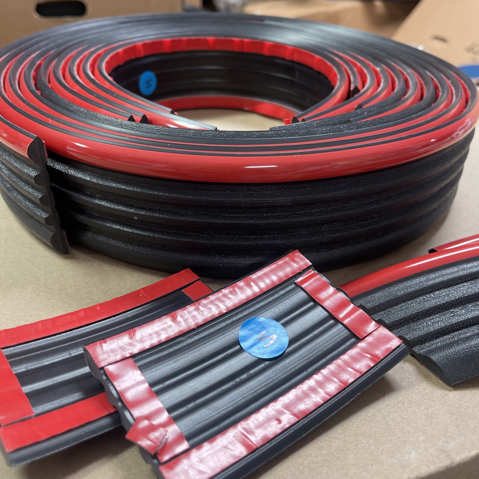 88-98 Chevrolet/GMC Silverado Side Molding PreCut Single Cab Red/black Shortbed