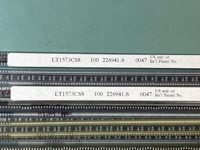 100 LINEAR TECH LT1573CS8 Low Dropout PNP Regulator Driver 8-LEAD PLASTIC SO