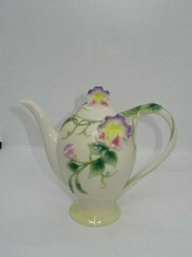 ATTRACTIVE FRANZ PORCELAIN SWEET PEA TEA/COFFEE POT FZ00416