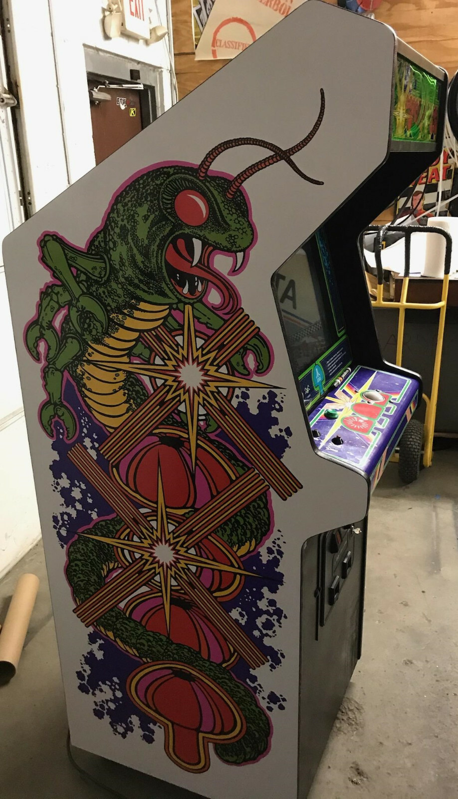 CENTIPEDE ARCADE MACHINE by ATARI (Excellent Condition) *RARE*