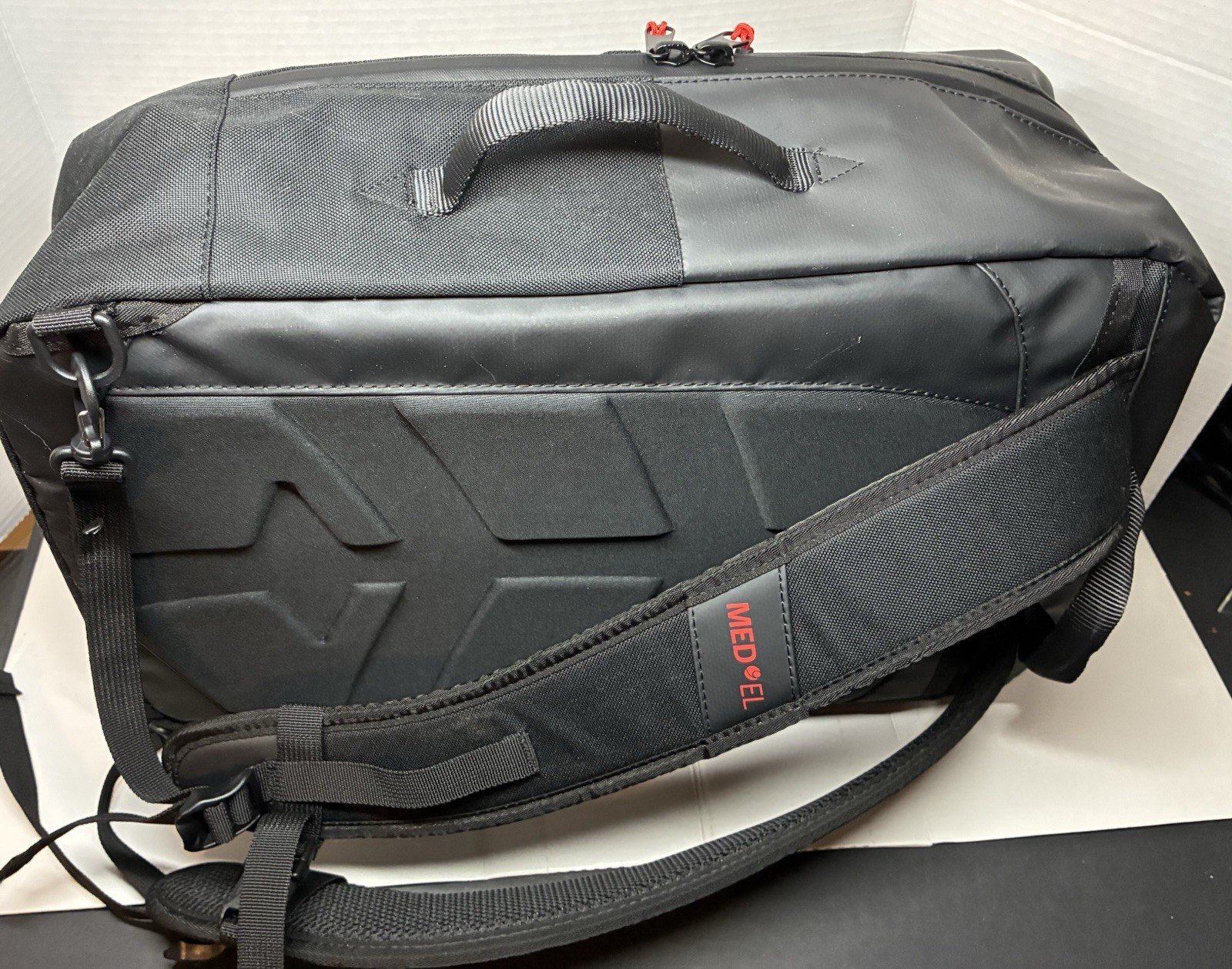 Backpack NWOT Kohla Restless 25L Black Multimedia Retractable Straps Side Handle