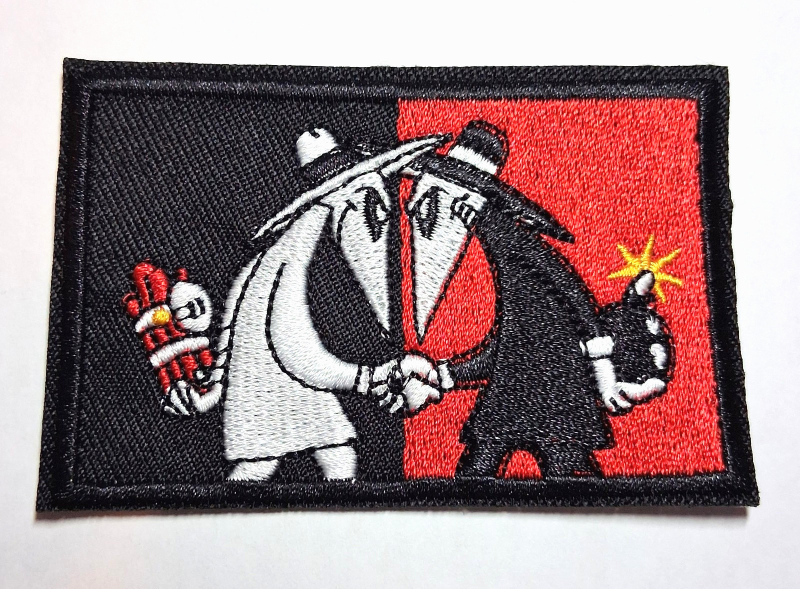 Spy vs Spy Retro MAD Novelty Sew On Patch - FREE Tracked US Shipping!