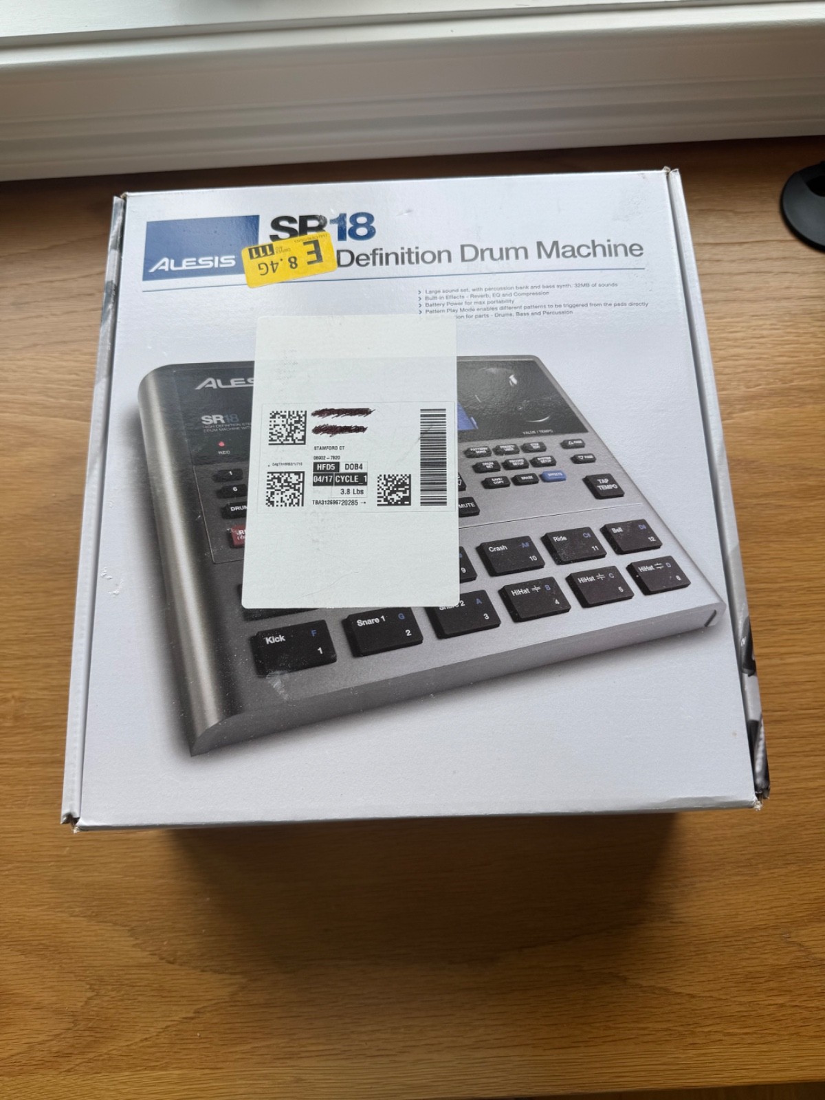 Alesis SR18 Programmable Digital Drum Machine with Built-in Effects