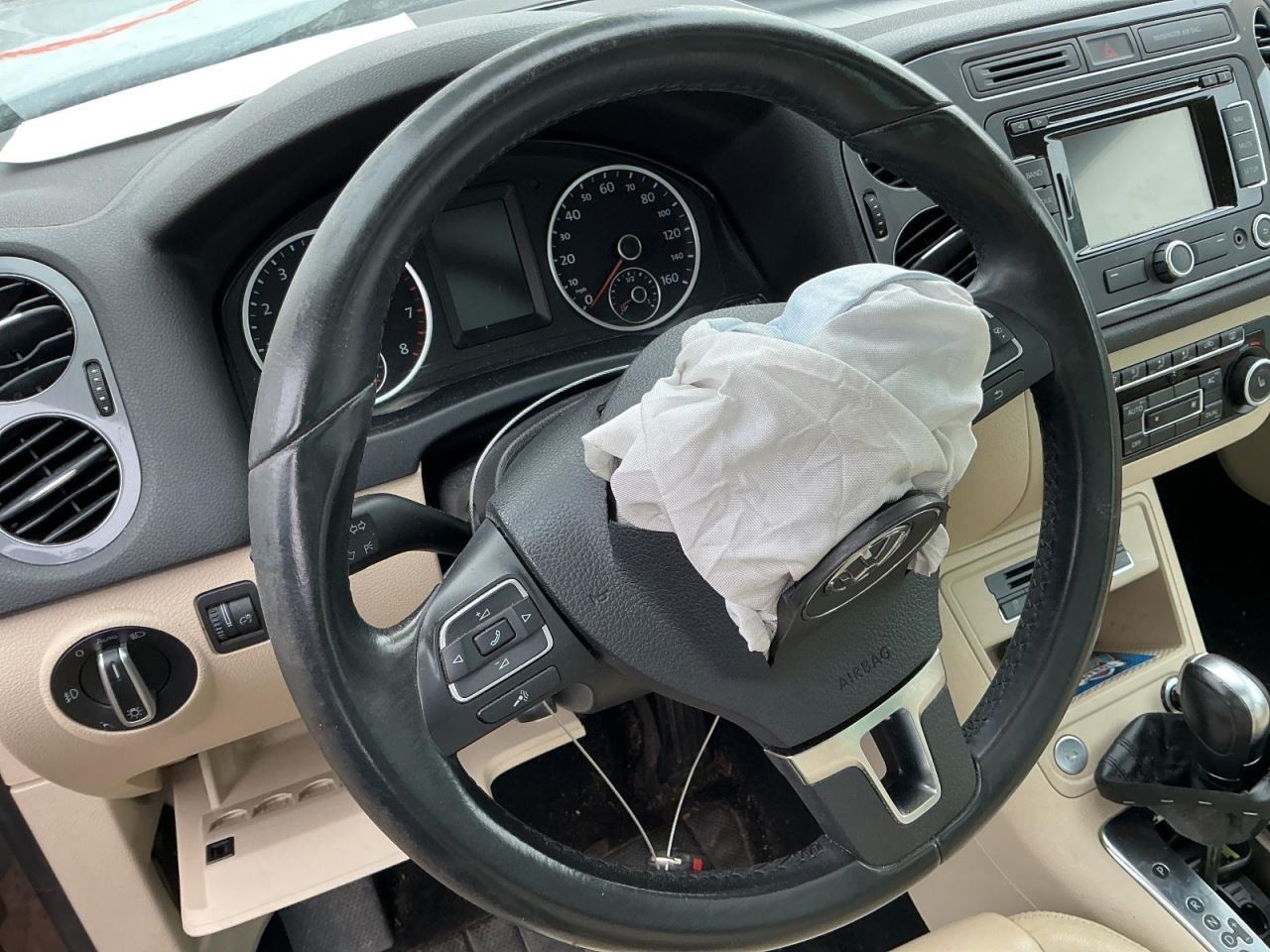 TIGUAN 2012 Glove Box 4909107