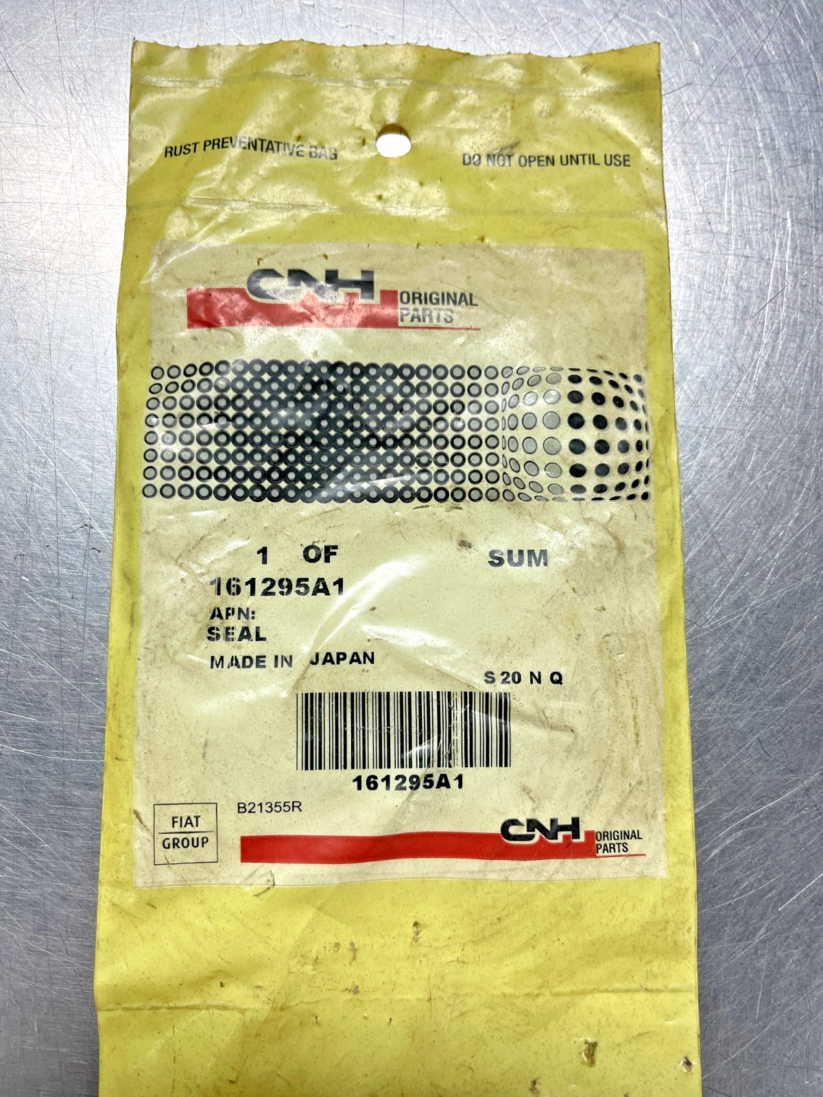 161295A1   Genuine OEM  CNH  Case   SEAL