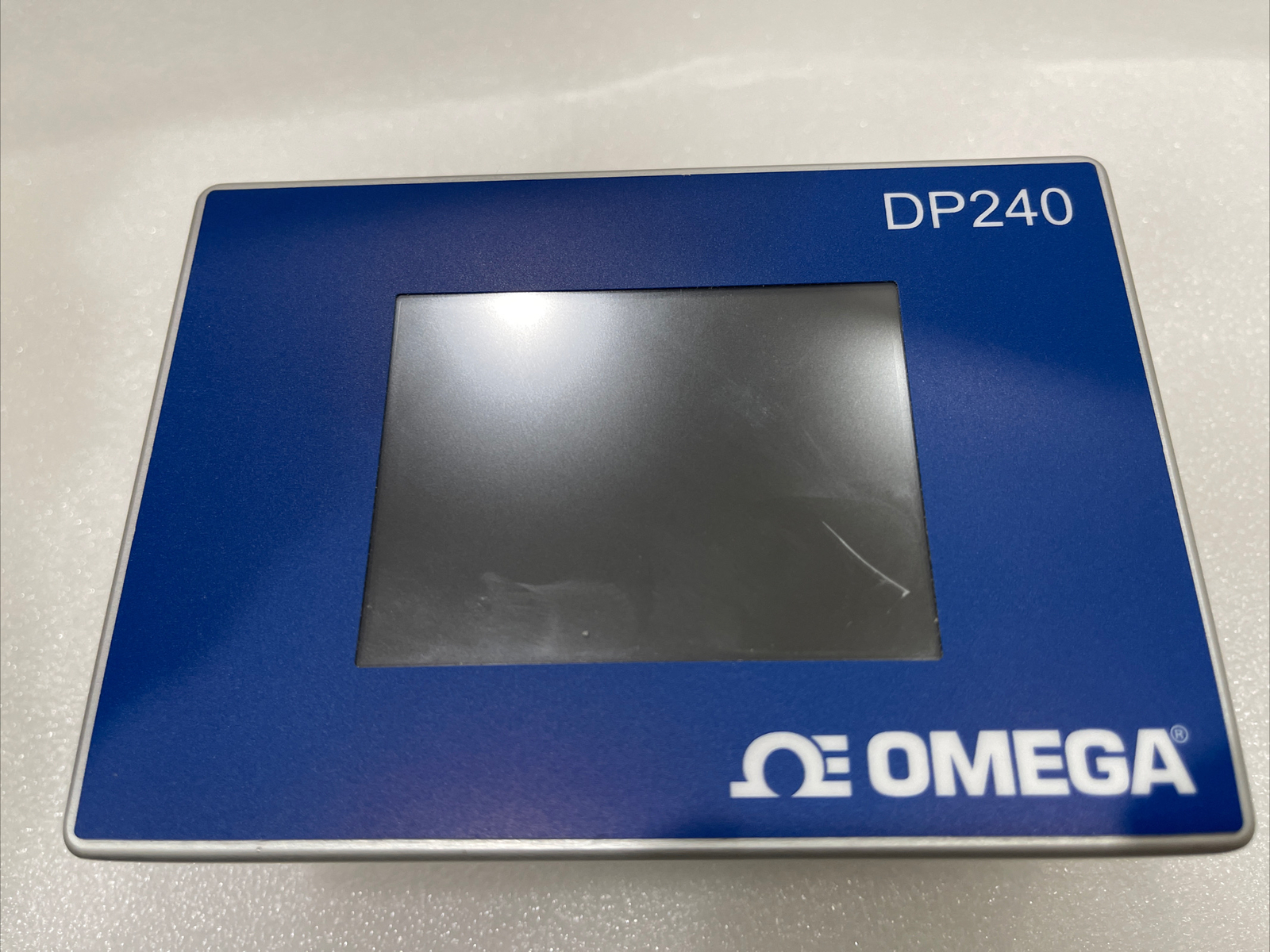 OMEGA ENGINEERING DP240, + CABLES . SEE DESCRIPTION FOR MORE DETAIL, USED