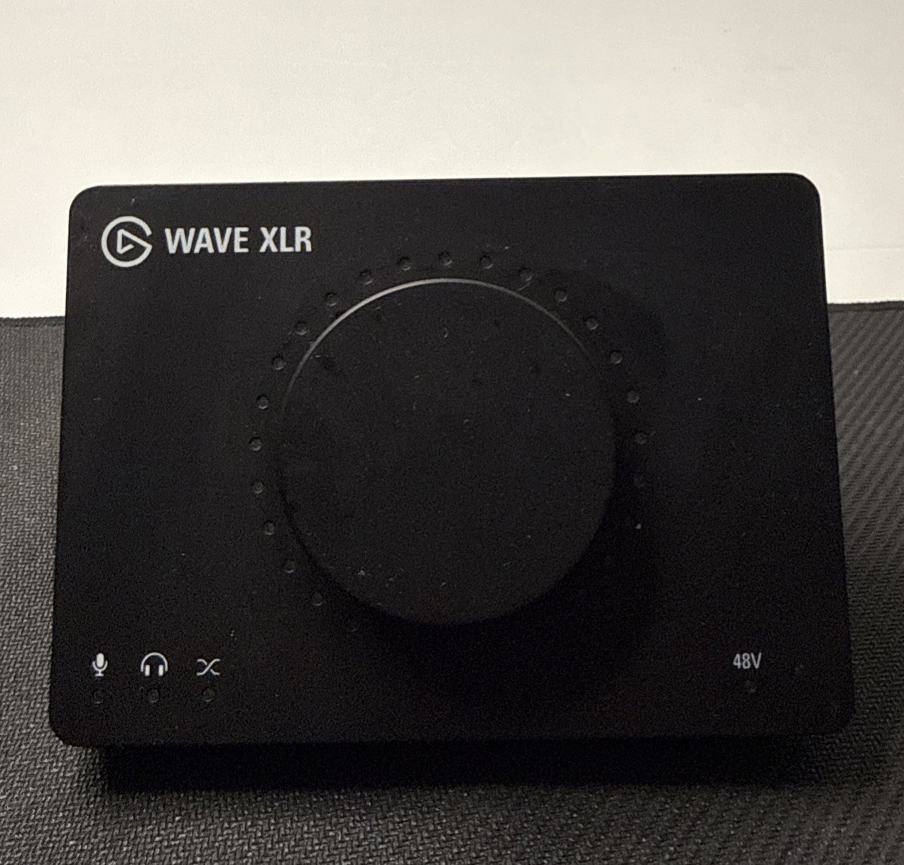 Elgato Wave XLR USB Audio Interface.  Missing USB C cable