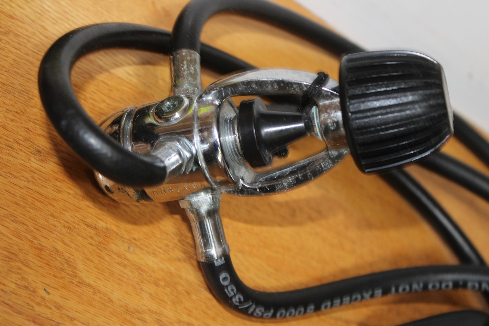 US Divers Regulators and gauge, compass . Tested working.