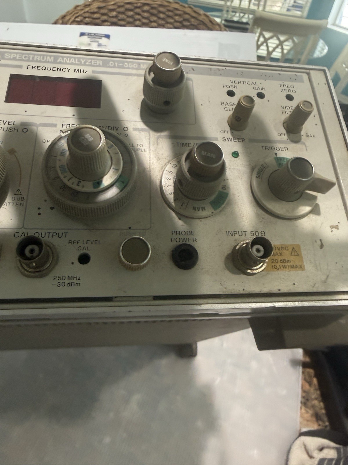 HP 8557A Spectrum Analyzer RF Microwave Test Equipment Unit With 853A Display