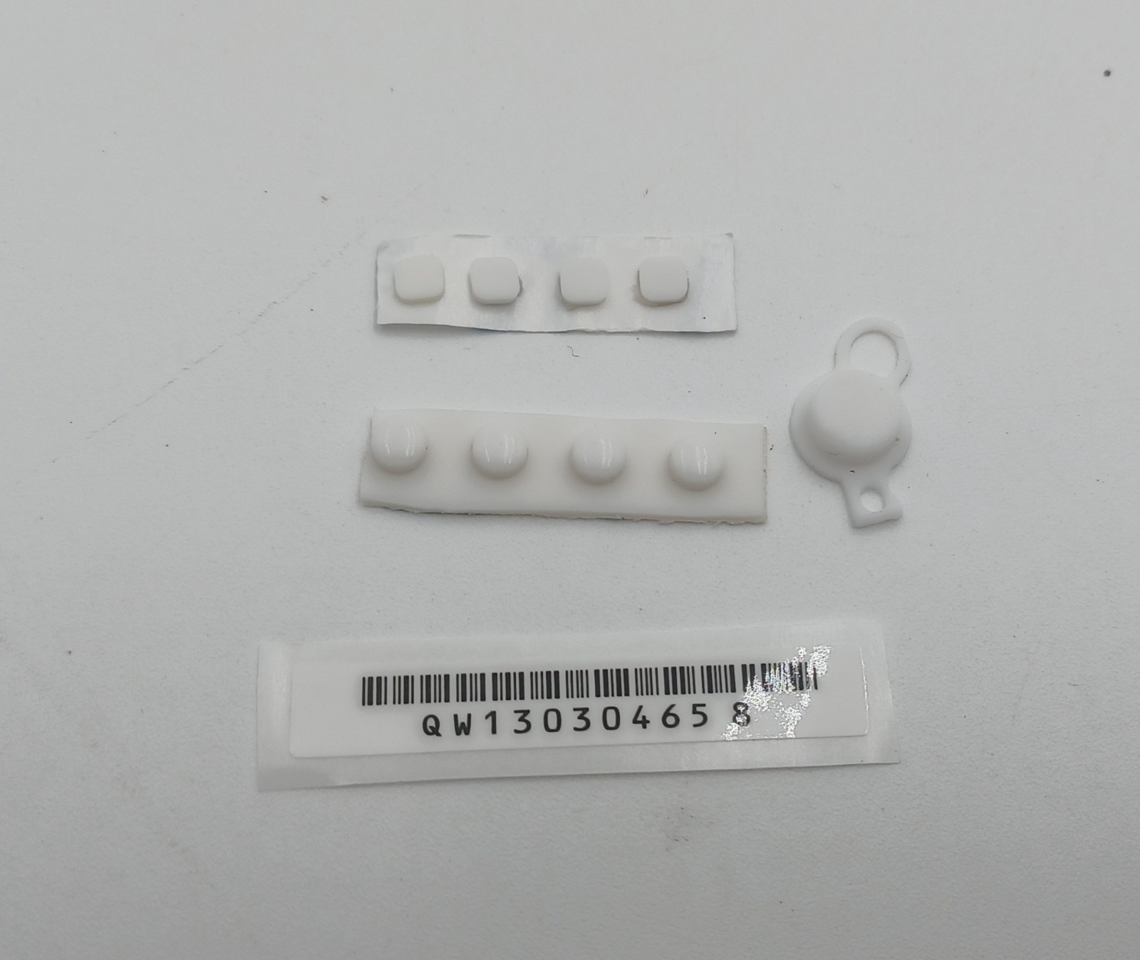 New Nintendo 3ds XL LL Screw Rubbers and C-Stick White Combination + Label UPC